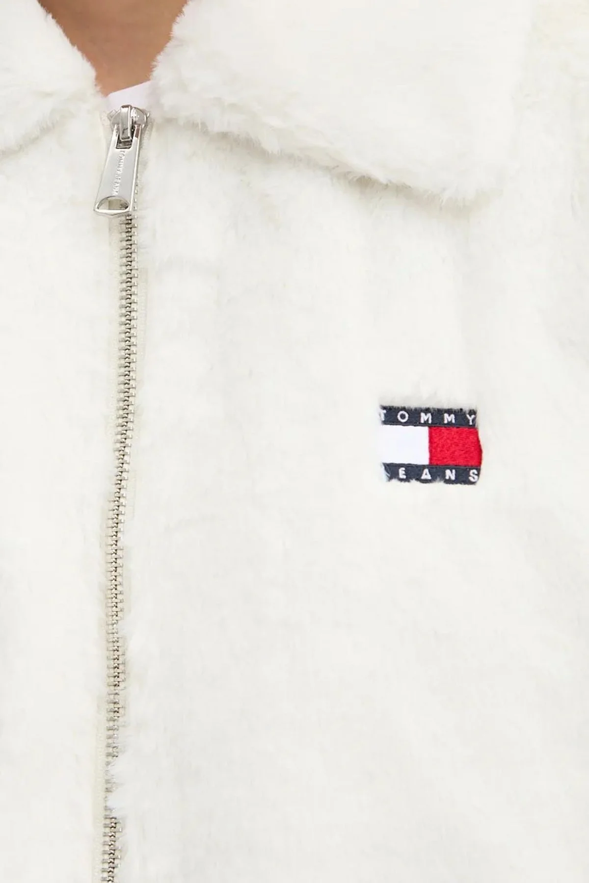 Tommy Jeans Regular Fit Ceket Yaka Kısa Peluş Bayan Mont DW0DW19523 YBI BEYAZ - 5