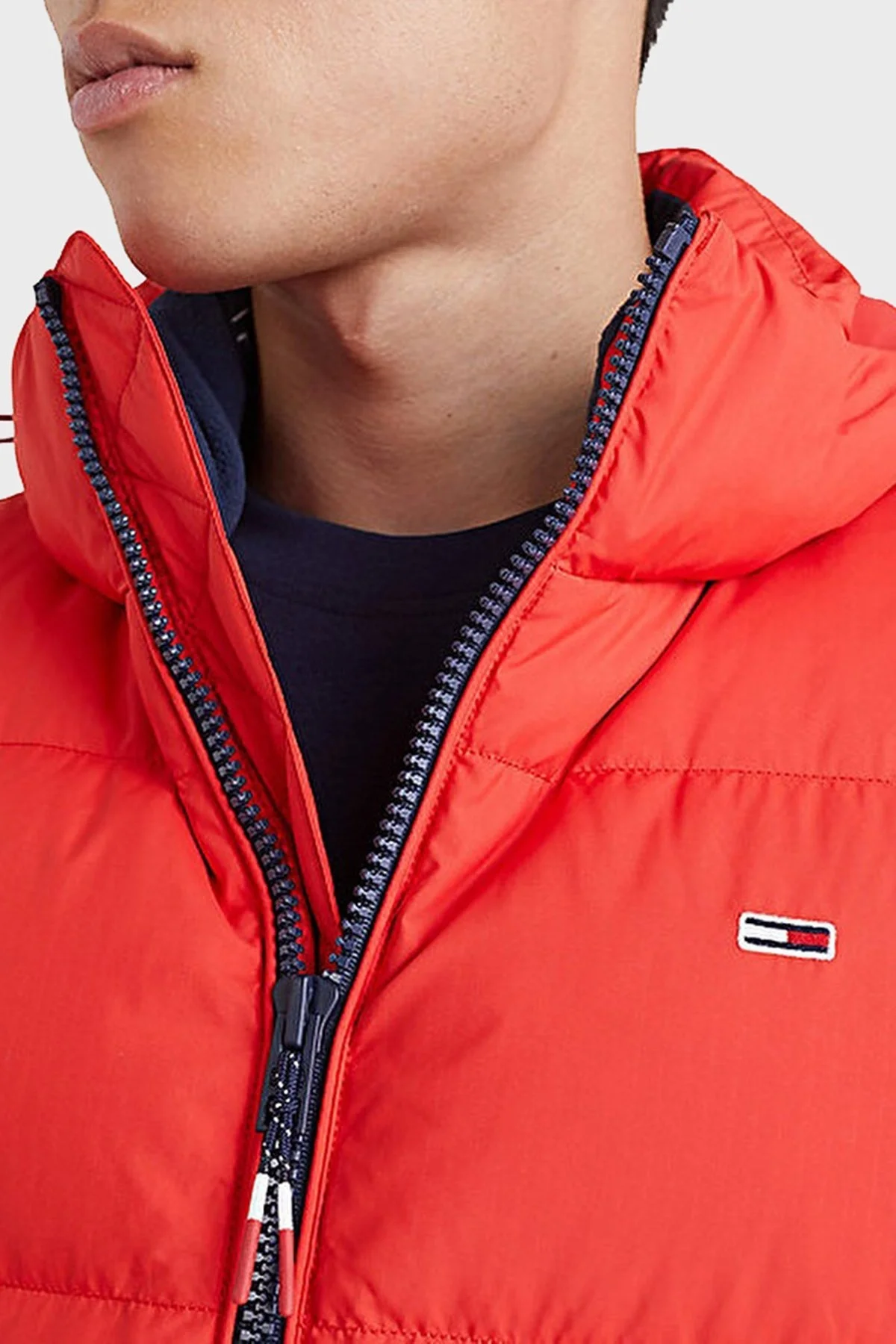 Tommy Jeans Regular Fit Çıkarılabilir Kapüşonlu Şişme Erkek Mont DM0DM15447 XNL KIRMIZI - 4