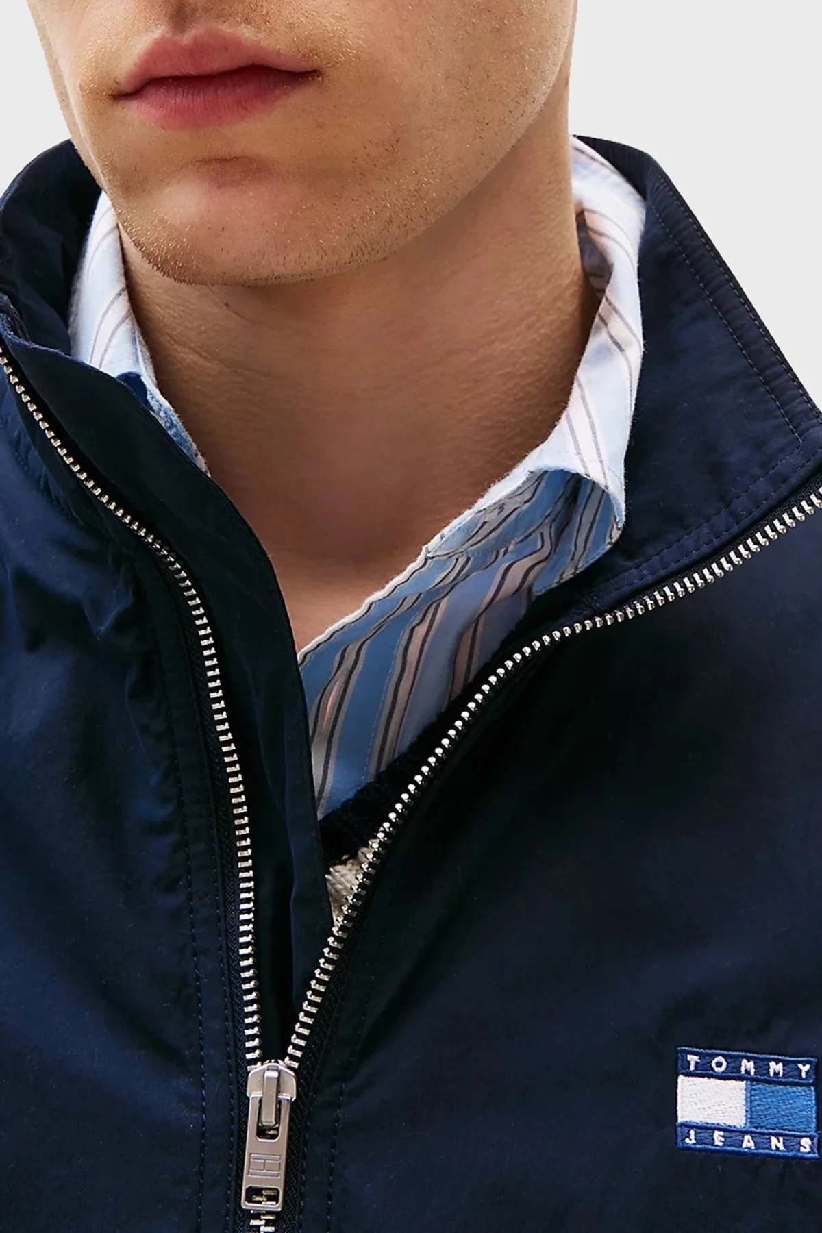 Tommy Jeans Regular Fit Dik Yaka Logolu Su İtici Ceket Erkek Mont DM0DM21929 C1G LACİVERT - 4