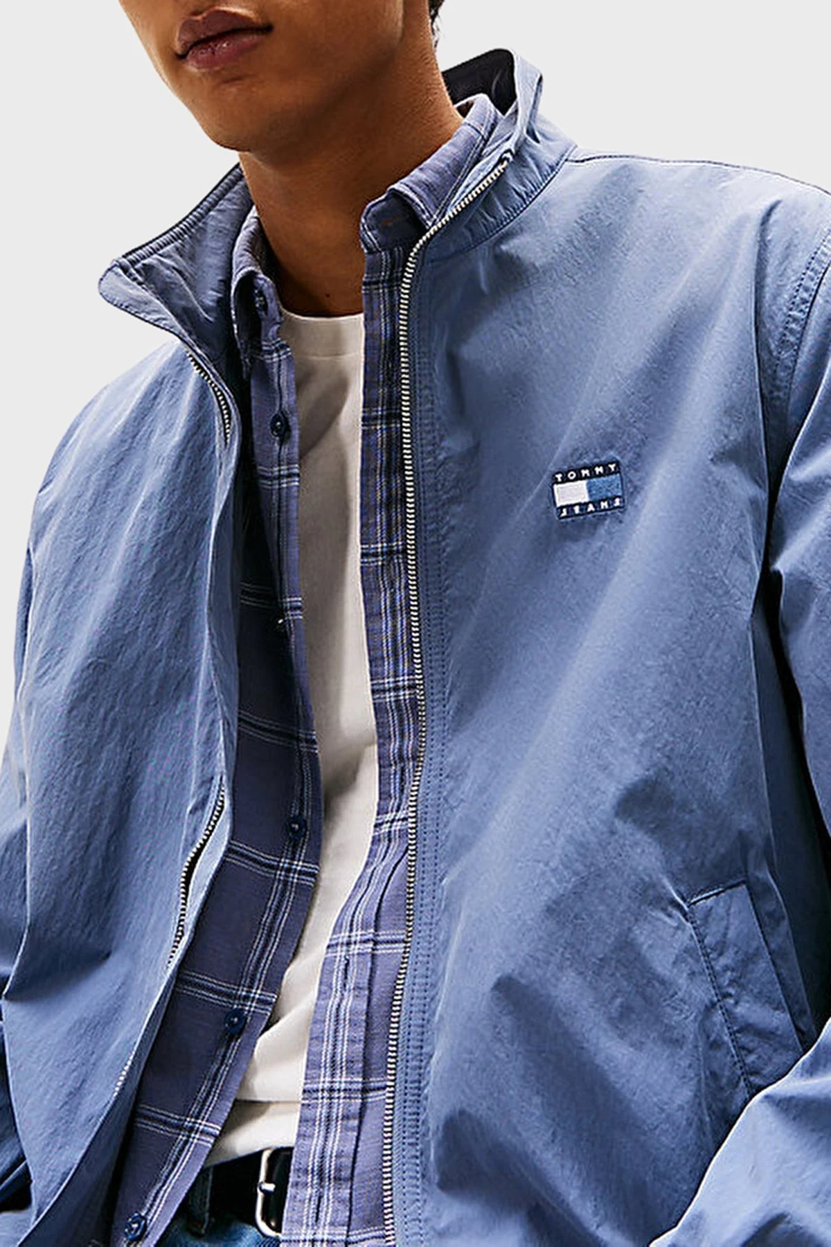 Tommy Jeans Regular Fit Dik Yaka Logolu Su İtici Erkek Ceket DM0DM21929 PO6 İNDİGO - 4