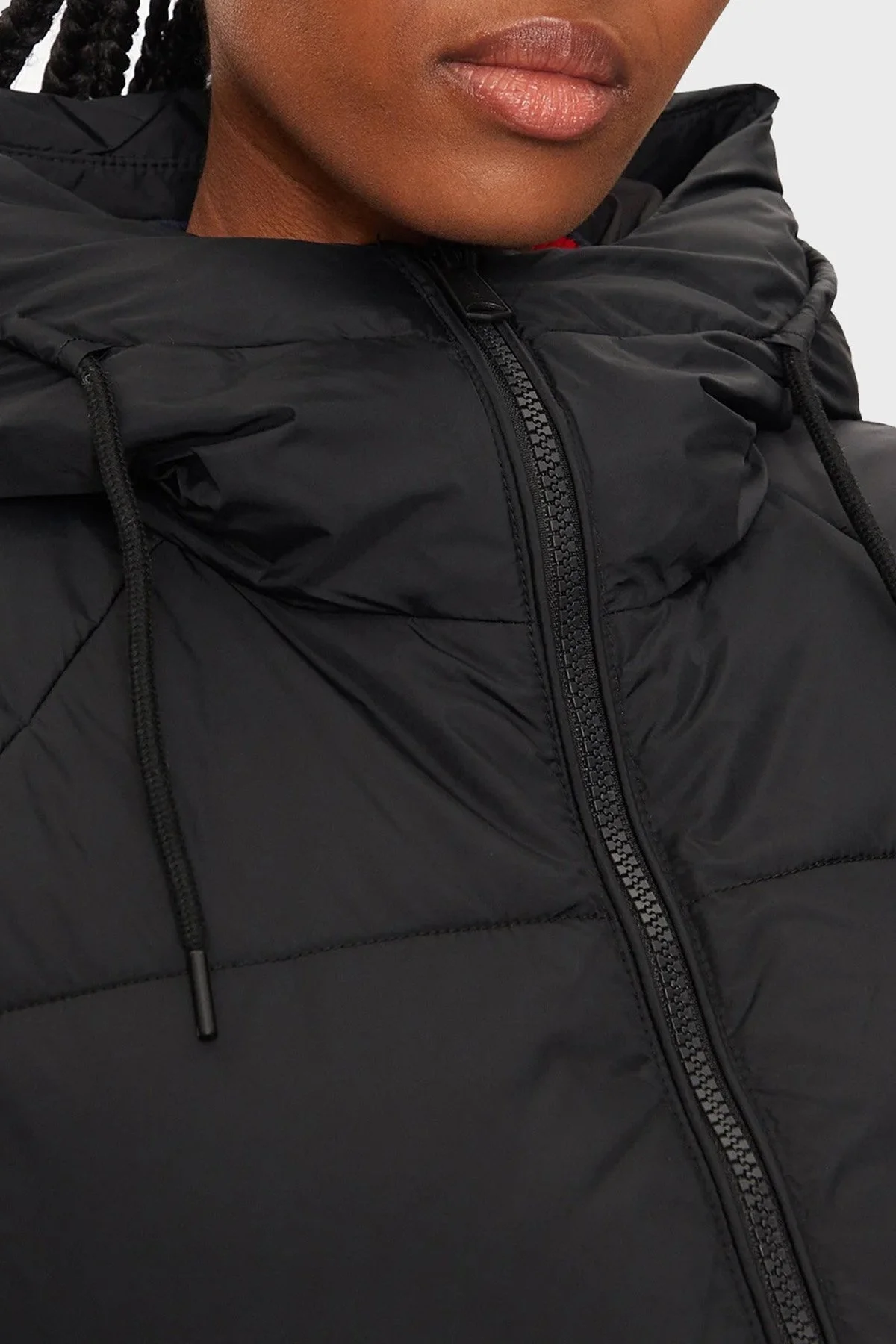 Tommy Jeans Regular Fit Kapüşonlu Dik Yaka Şişme Bayan Mont DW0DW18841 BDS SİYAH - 3