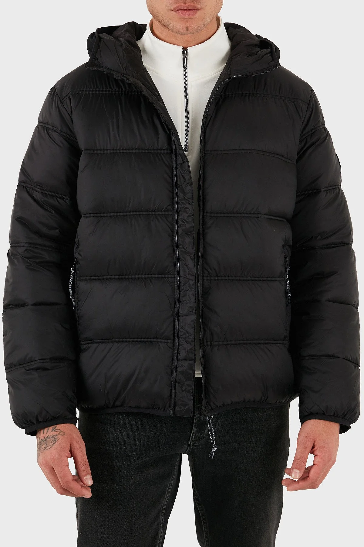 Tommy Jeans Regular Fit Kapüşonlu Kapitoneli Şişme Erkek Mont DM0DM22044 BDS SİYAH - 1