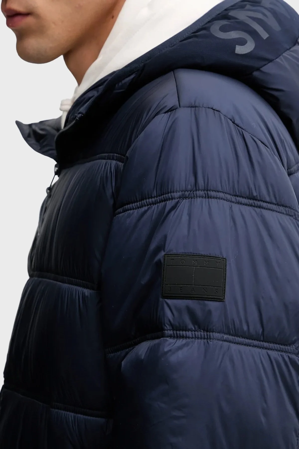 Tommy Jeans Regular Fit Kapüşonlu Kapitoneli Şişme Erkek Mont DM0DM22044 C1G LACİVERT - 5