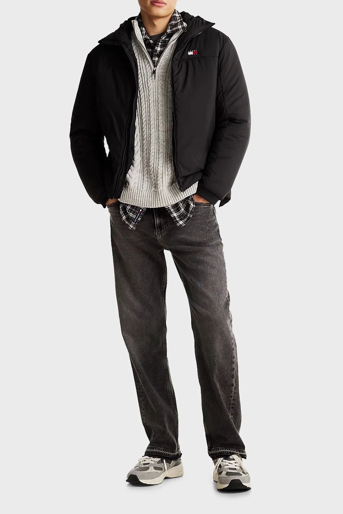 Tommy Jeans Regular Fit Kapüşonlu Şişme Erkek Mont DM0DM21094 BDS SİYAH - 2