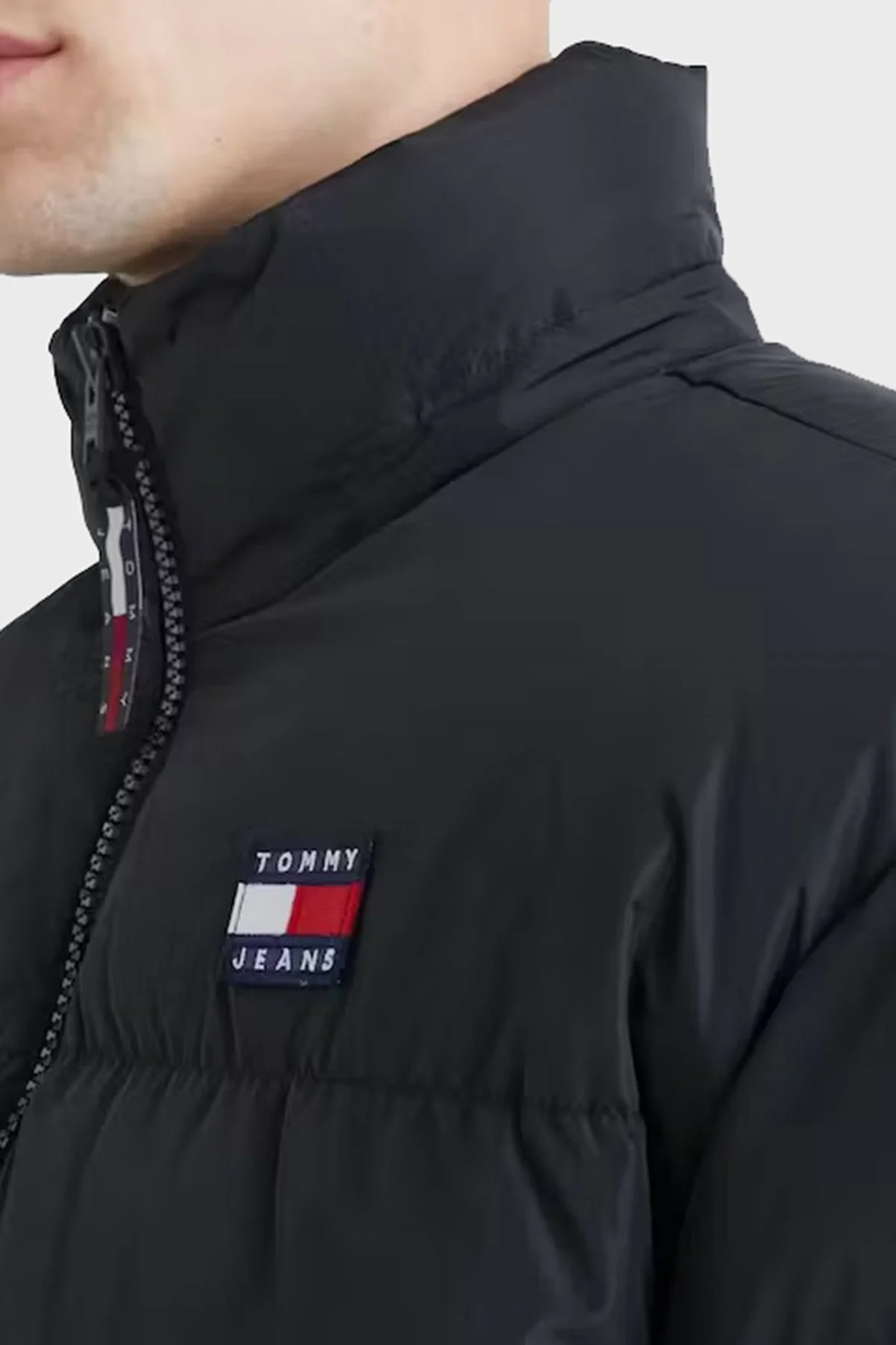 Tommy Jeans Regular Fit Kaz Tüyü Düz Şişme Erkek Mont DM0DM15445 BDS SİYAH - 4