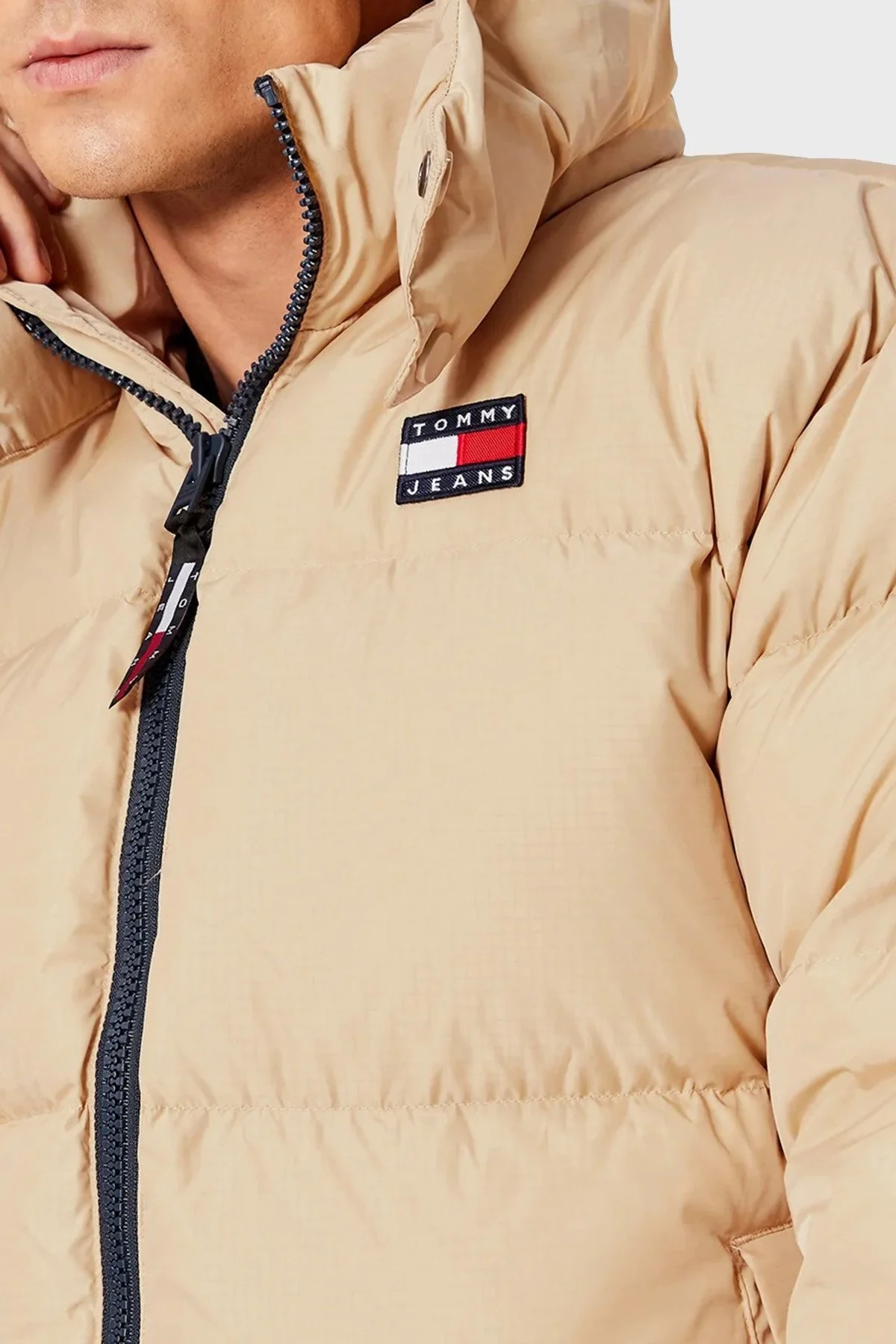 Tommy Jeans Regular Fit Kuş Tüyü Çıkarılabilir Kapüşonlu Şişme Erkek Mont DM0DM15445 AB4 BEJ - 5