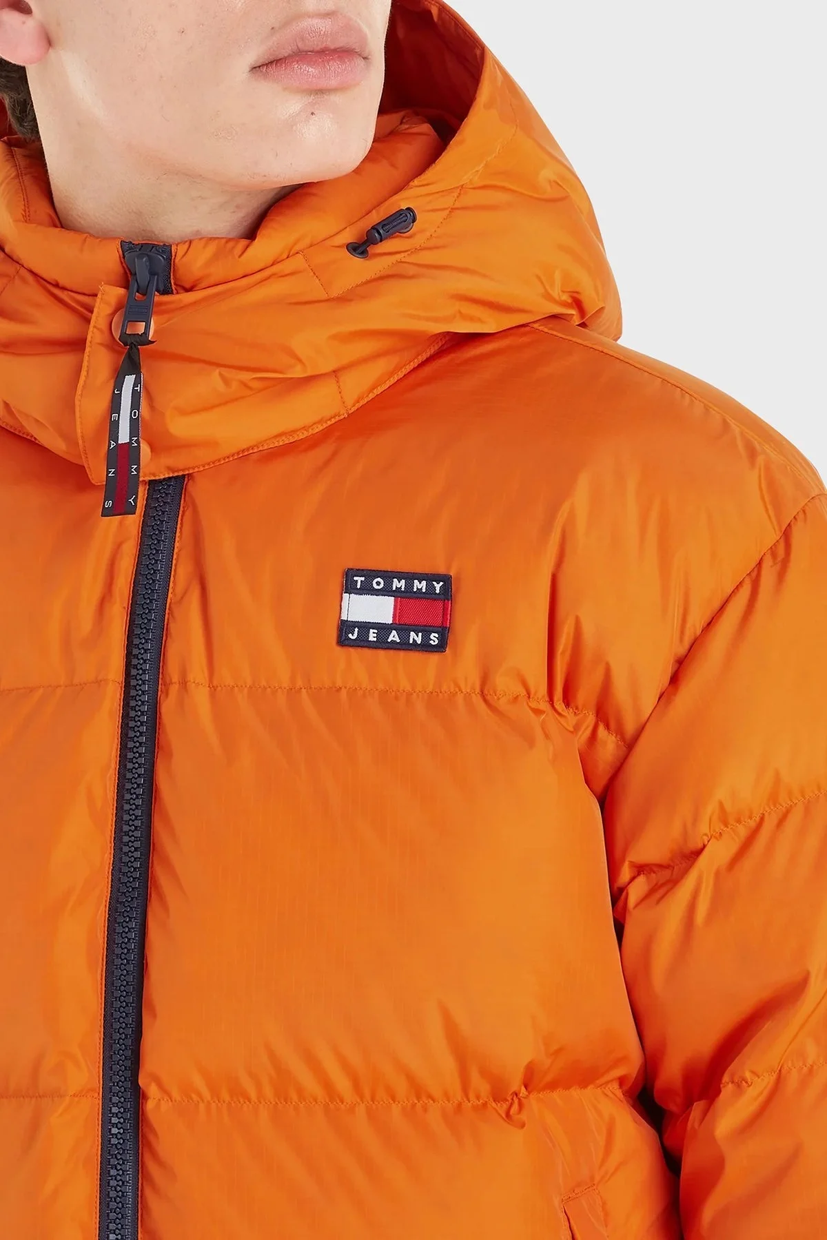 Tommy Jeans Regular Fit Kuş Tüyü Dolgulu Dik Yaka Şişme Erkek Mont DM0DM15445 SFQ ORANJ - 3