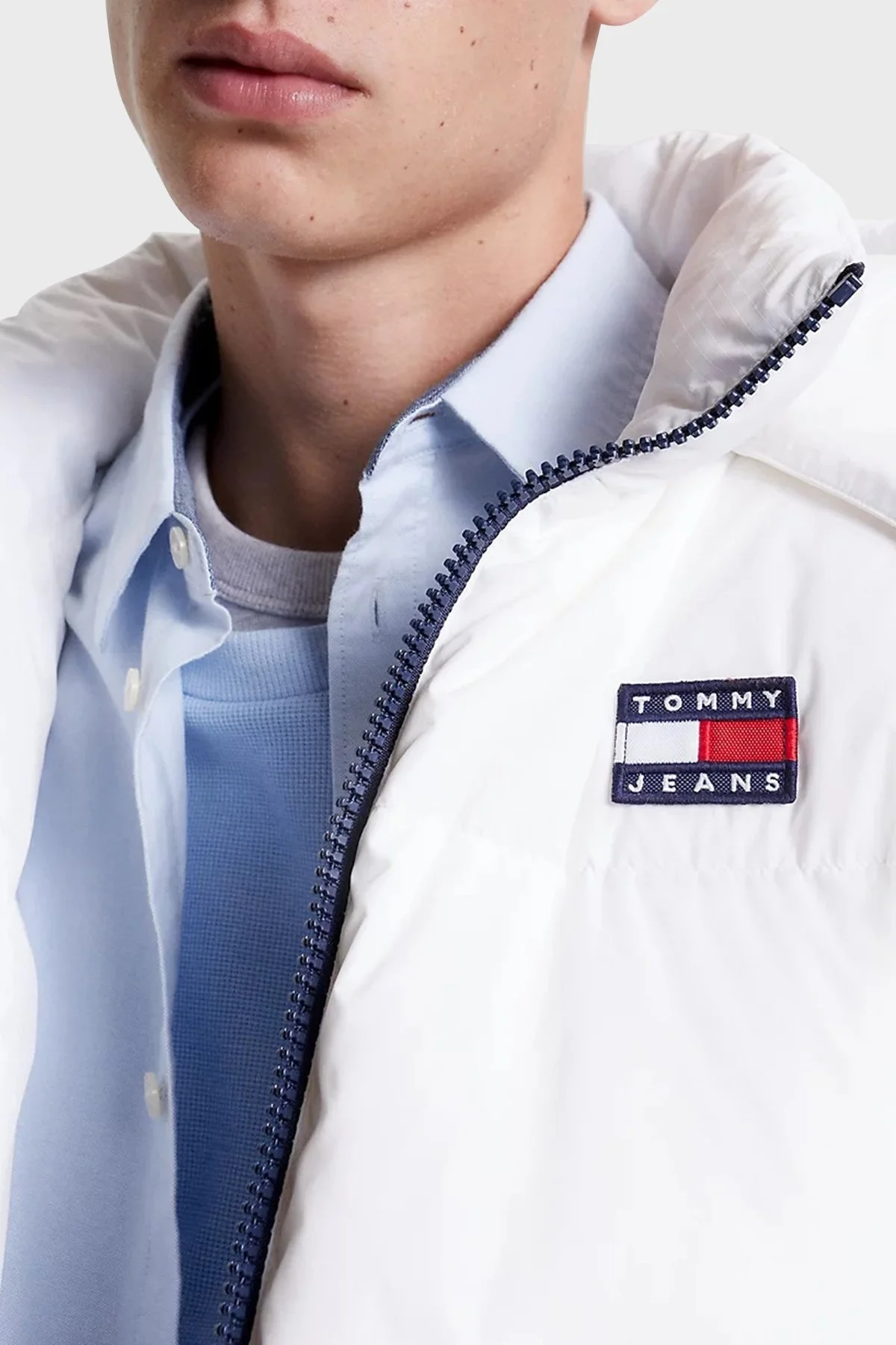 Tommy Jeans Regular Fit Kuş Tüyü Dolgulu Dik Yaka Şişme Erkek Mont DM0DM15445 YBR BEYAZ - 5