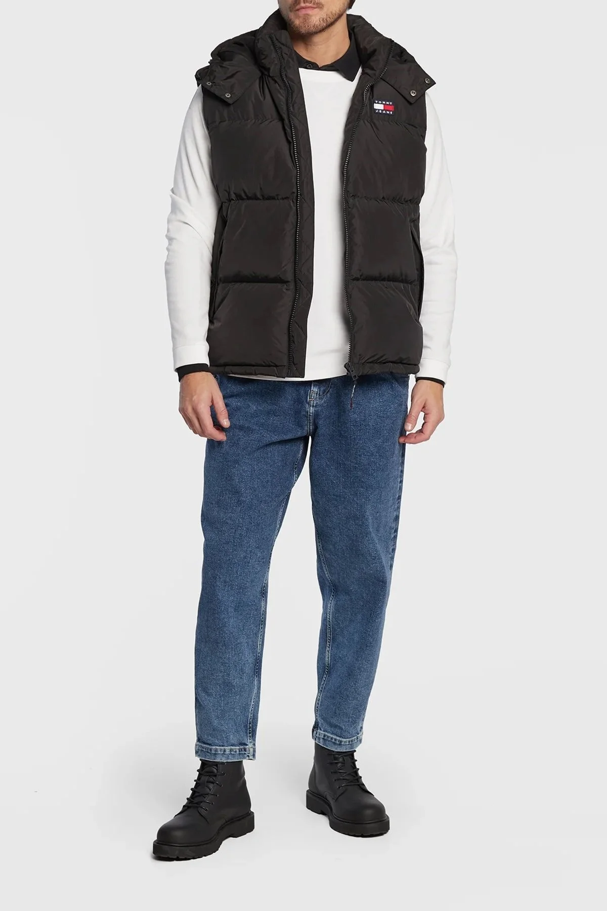 Tommy Jeans Regular Fit Kuş Tüyü Dolgulu Kapüşonlu Şişme Erkek Yelek DM0DM14447 BDS SİYAH - 2