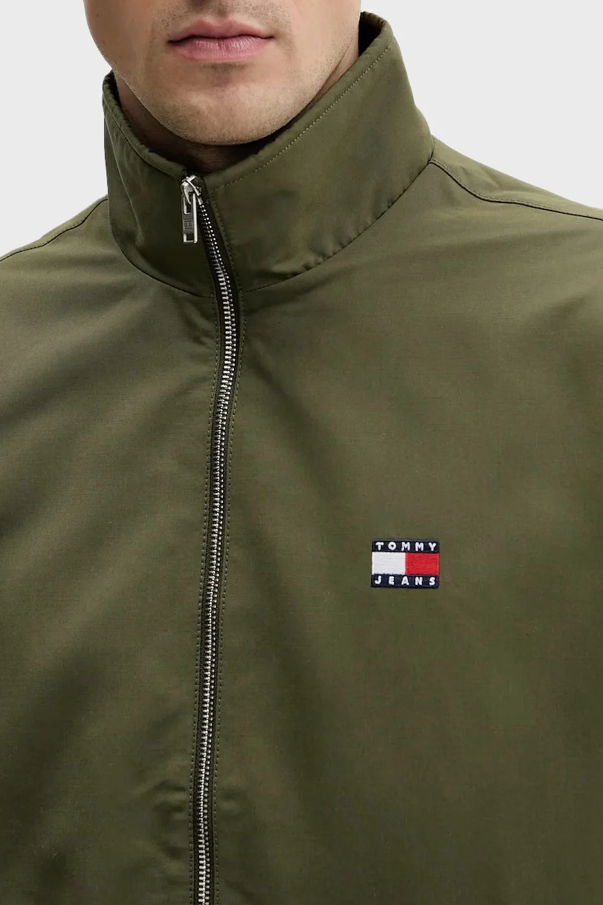 Tommy Jeans Regular Fit Logolu Dik Yaka Erkek Mont DM0DM22720 GY1 KOYU YEŞİL - 4