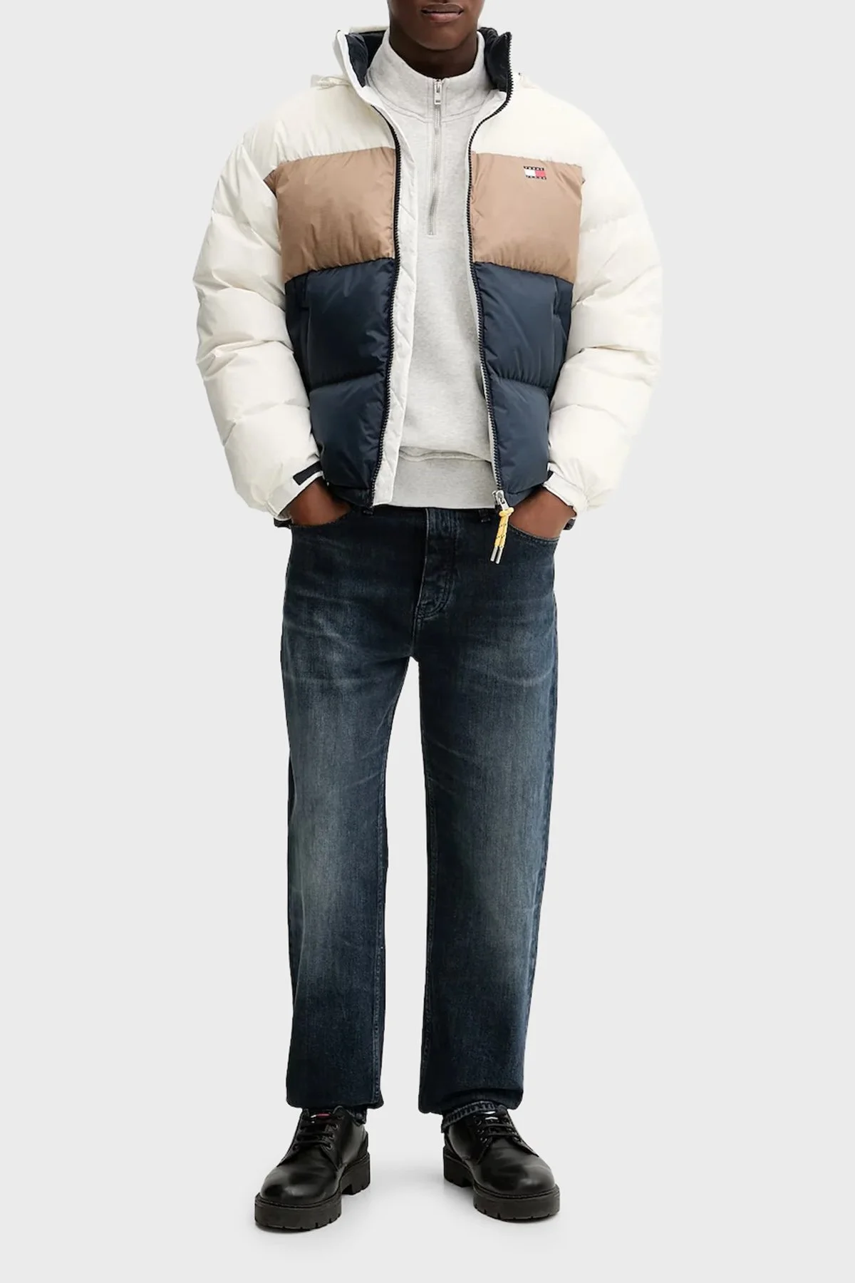 Tommy Jeans Regular Fit Logolu Dik Yaka Kapüşonlu Erkek Mont DM0DM22117 YBL BEYAZ - 2