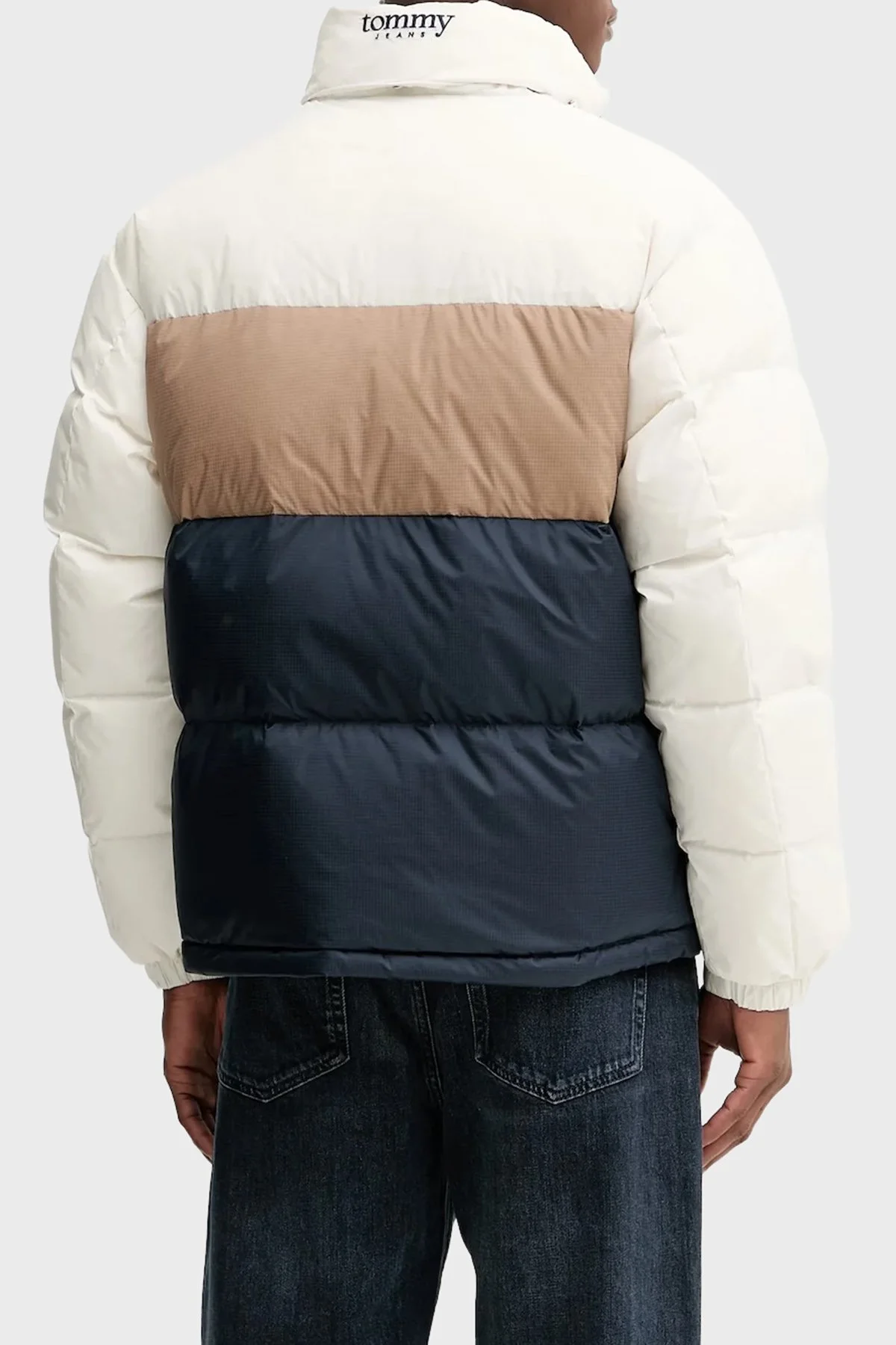 Tommy Jeans Regular Fit Logolu Dik Yaka Kapüşonlu Erkek Mont DM0DM22117 YBL BEYAZ - 6