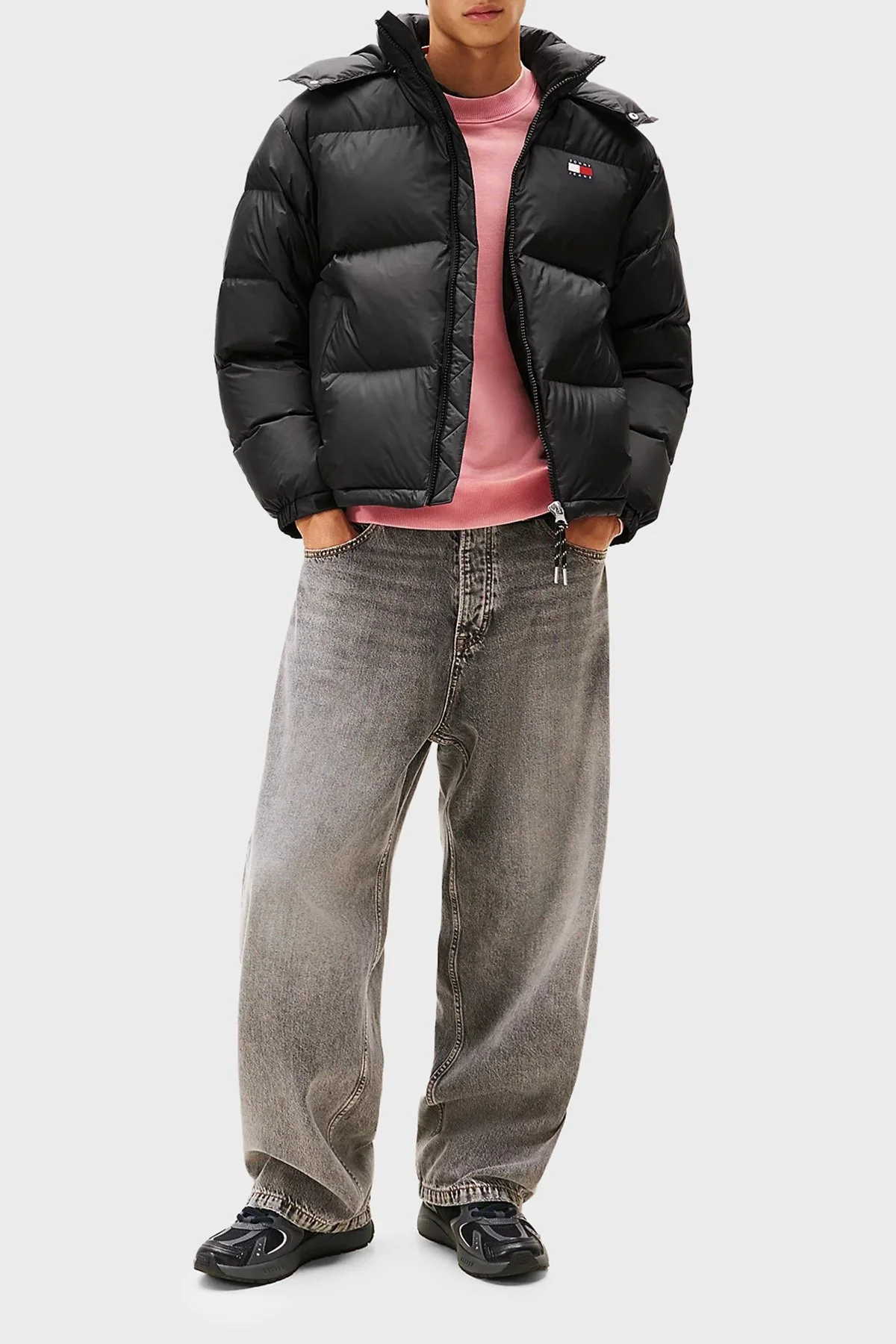 Tommy Jeans Relaxed Fit Çıkarılabilir Kapüşonlu Su İtici Şişme Erkek Mont DM0DM22036 BDS SİYAH - 2