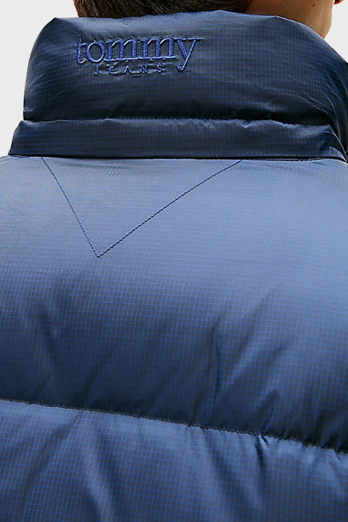 Tommy Jeans Relaxed Fit Çıkarılabilir Kapüşonlu Su İtici Şişme Erkek Mont DM0DM22036 C1G LACİVERT - 4