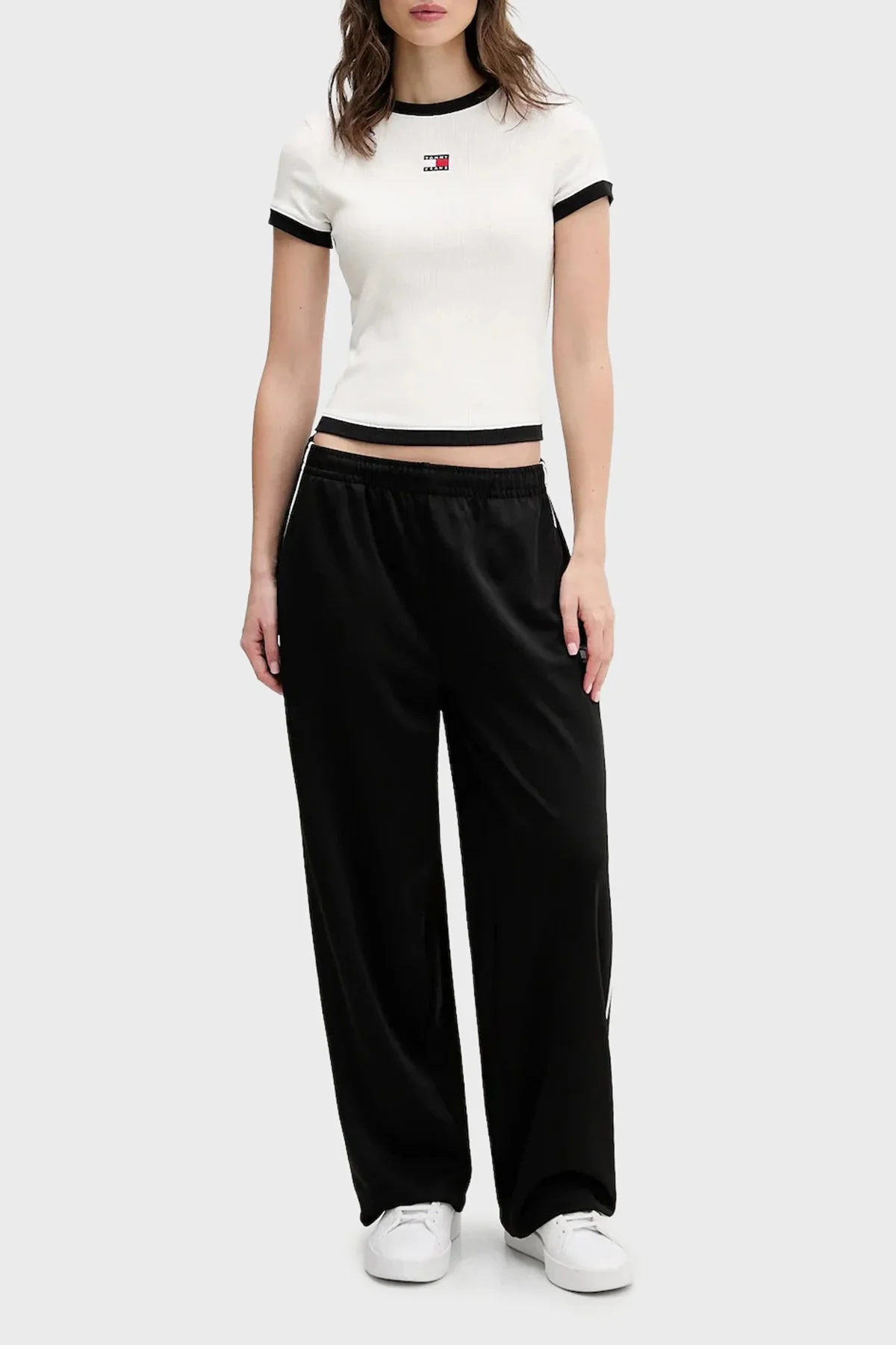 Tommy Jeans Relaxed Fit Logolu Yüksek Bel Bayan Pantolon DW0DW22633 BDS SİYAH - 2