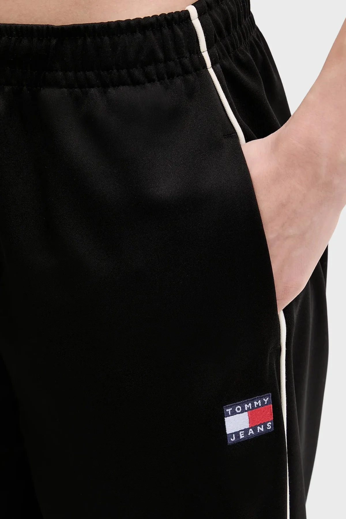 Tommy Jeans Relaxed Fit Logolu Yüksek Bel Bayan Pantolon DW0DW22633 BDS SİYAH - 4