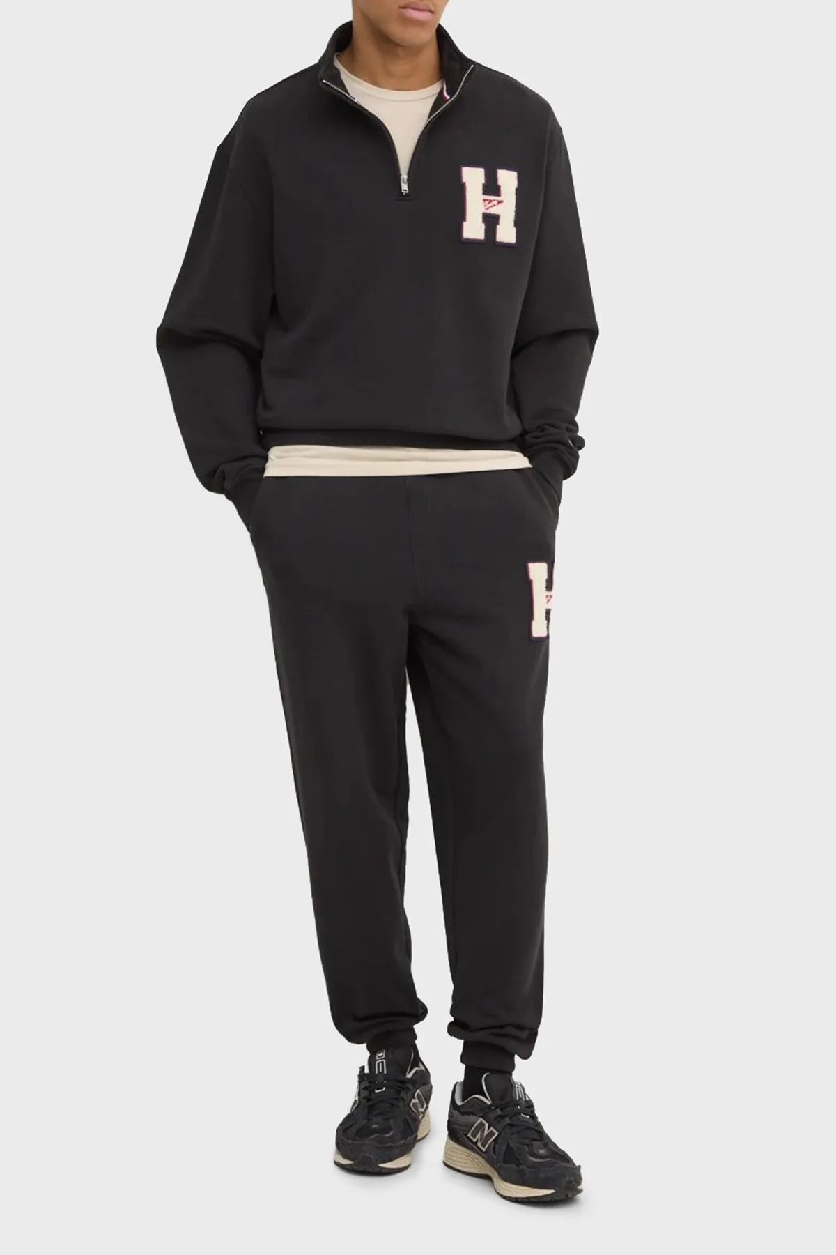 Tommy Jeans Relaxed Fit Normal Bel Ribanalı Paça Jogger Erkek Pantolon DM0DM21277 BDS SİYAH - 3