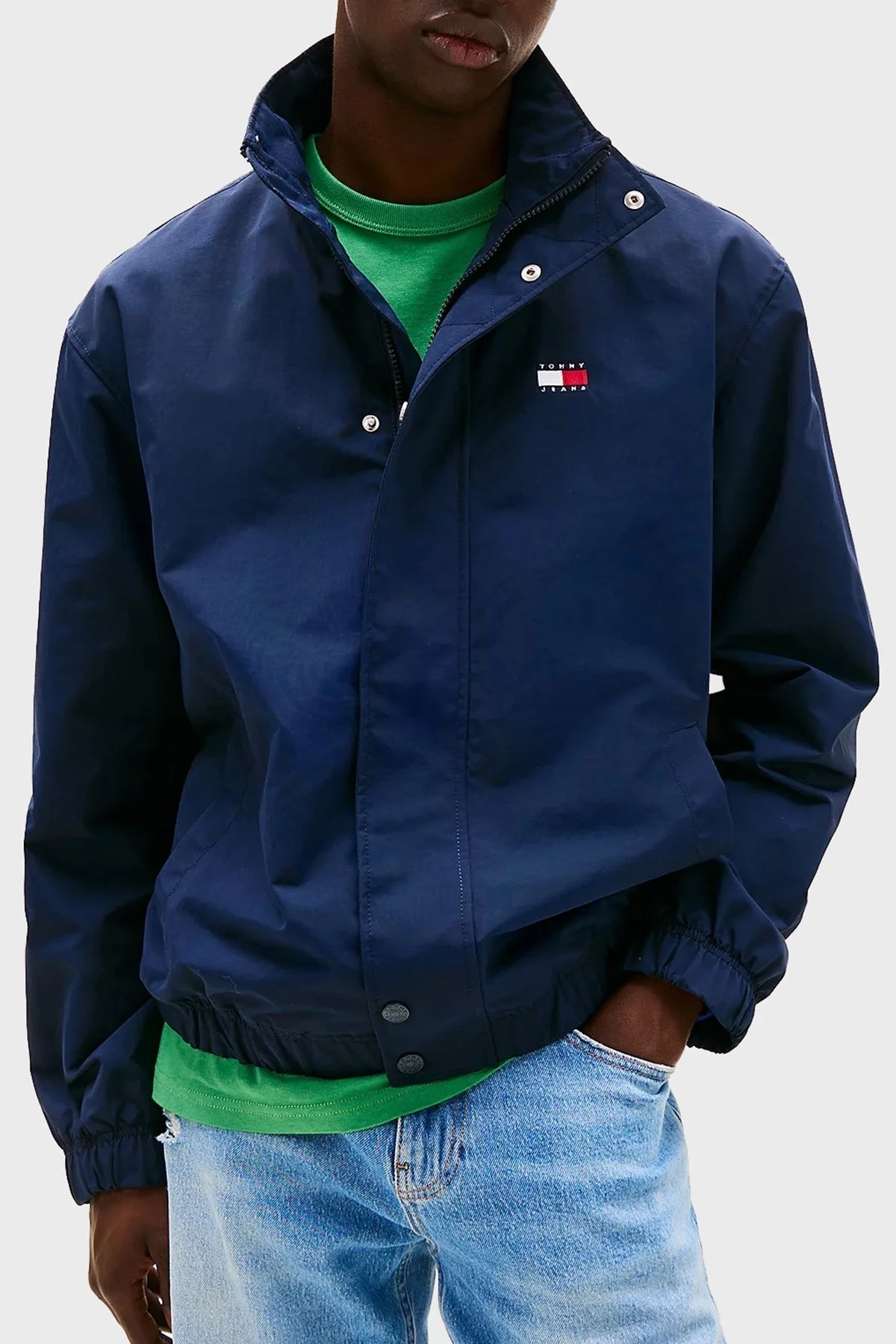 Tommy Jeans Relaxed Fit Renk Bloklu Yaka Su İtici Erkek Mont DM0DM20900 C1G LACİVERT - 1