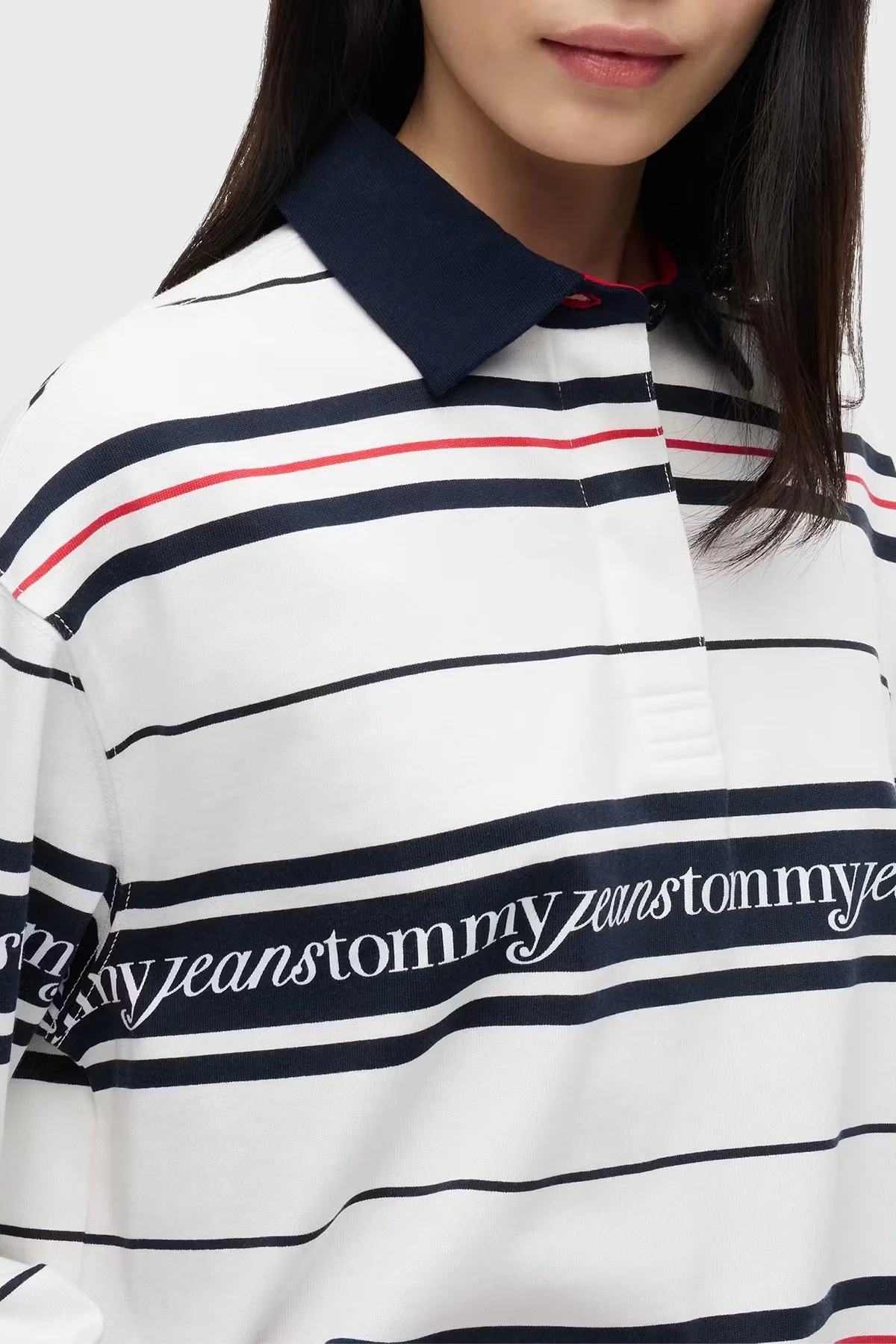 Tommy Jeans Relaxed Fit Yarım Düğmeli Polo Yaka Kadın Sweat DW0DW23145 YBL Beyaz - 3