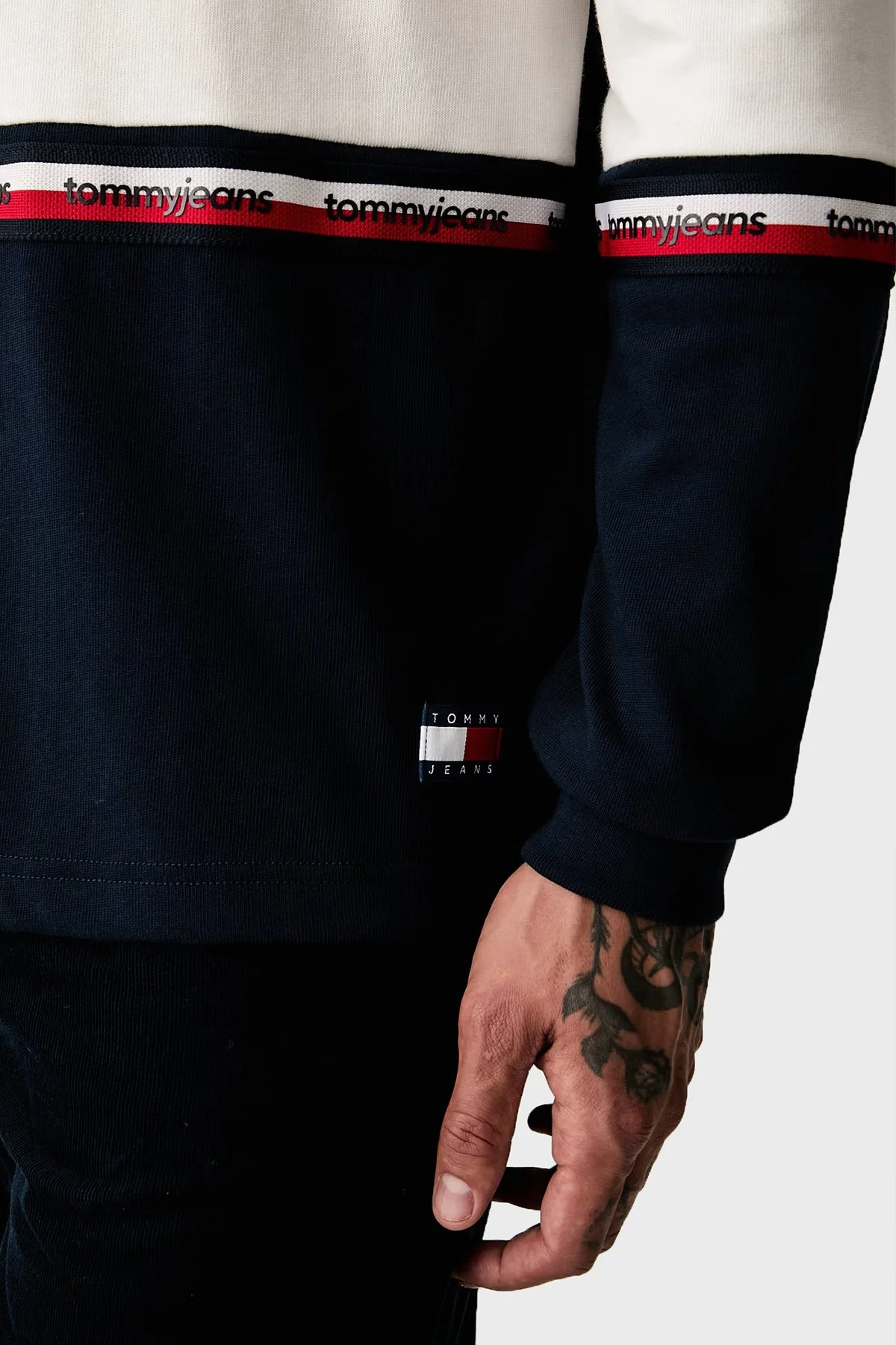 Tommy Jeans Renk Bloklu Pamuklu Relaxed Fit Düğmeli Erkek Polo Yaka Sweat DM0DM23161 C1G Lacivert - 5