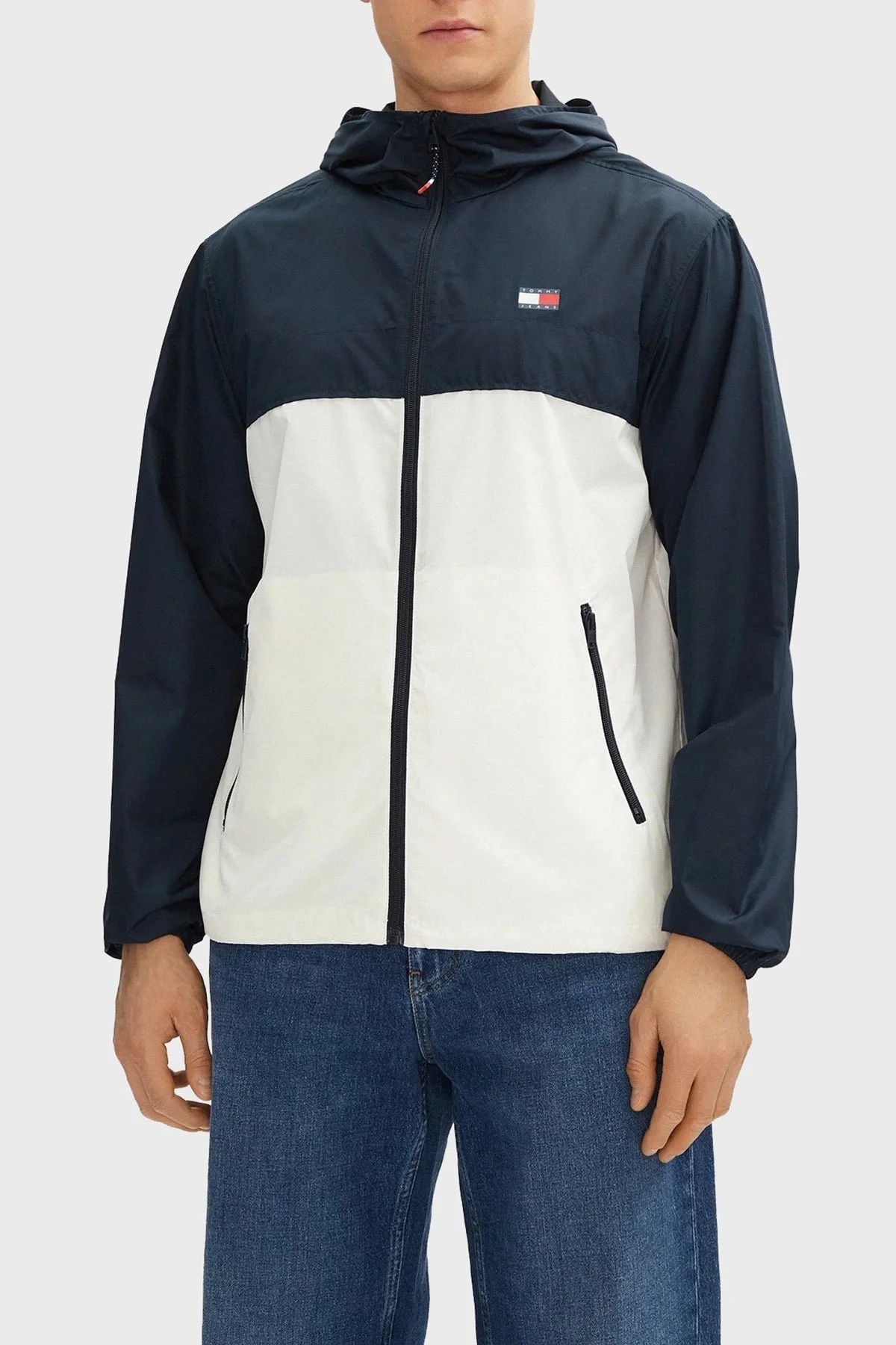 Tommy Jeans Renk Bloklu Suya Dayanıklı Regular Fit Kapüşonlu Erkek Yağmurluk DM0DM20204 0GY BEYAZ-LACİVERT - 6