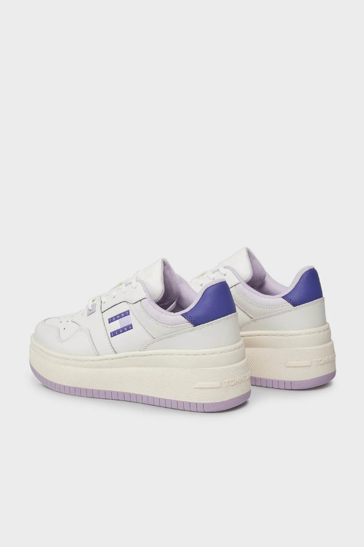 Tommy Jeans Retro Platform Deri Sneaker Bayan Ayakkabı EN0EN02506 W06 BEYAZ-MOR - 3
