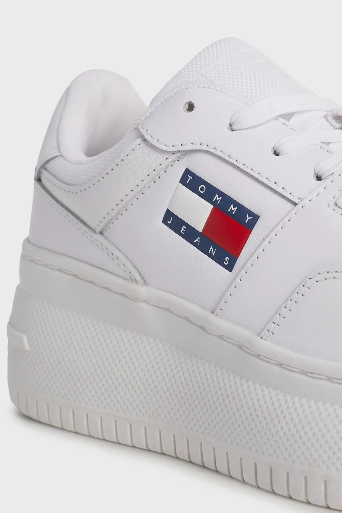 Tommy Jeans Retro Platform Deri Sneaker Bayan Ayakkabı EN0EN02506 YBS BEYAZ - 10