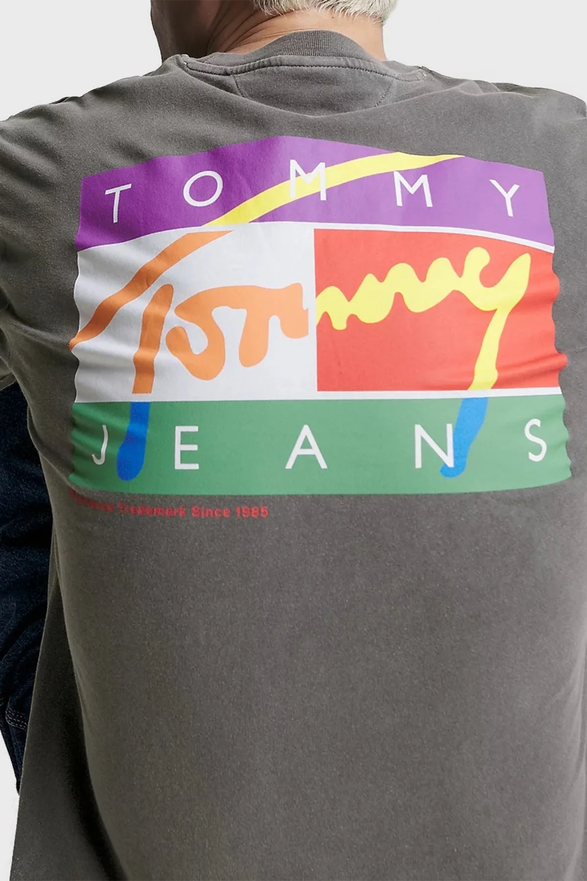 Tommy Jeans Sırt Baskılı Bisiklet Yaka Pamuklu Regular Fit Erkek T Shirt DM0DM16827 BDS SİYAH - 3