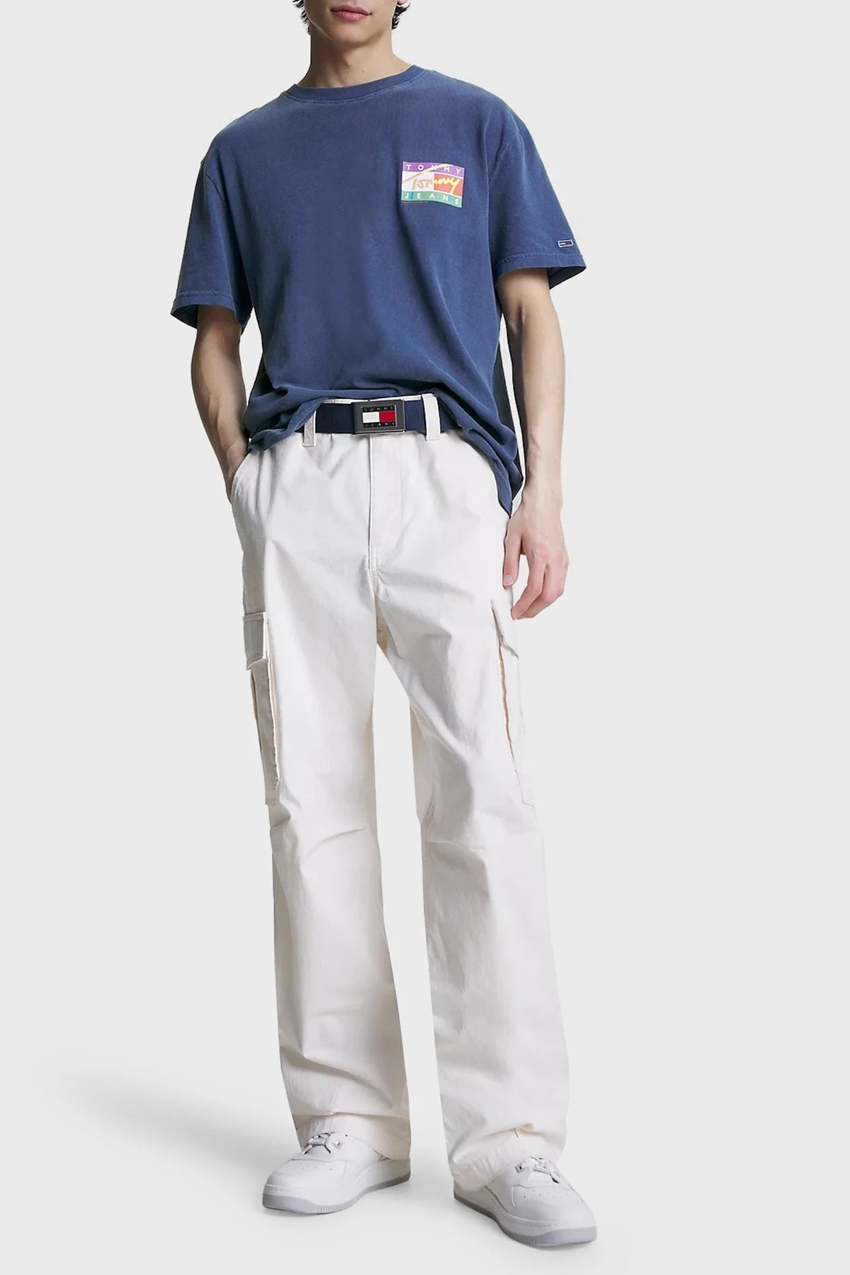 Tommy Jeans Sırt Baskılı Bisiklet Yaka Pamuklu Regular Fit Erkek T Shirt DM0DM16827 C87 LACİVERT - 2