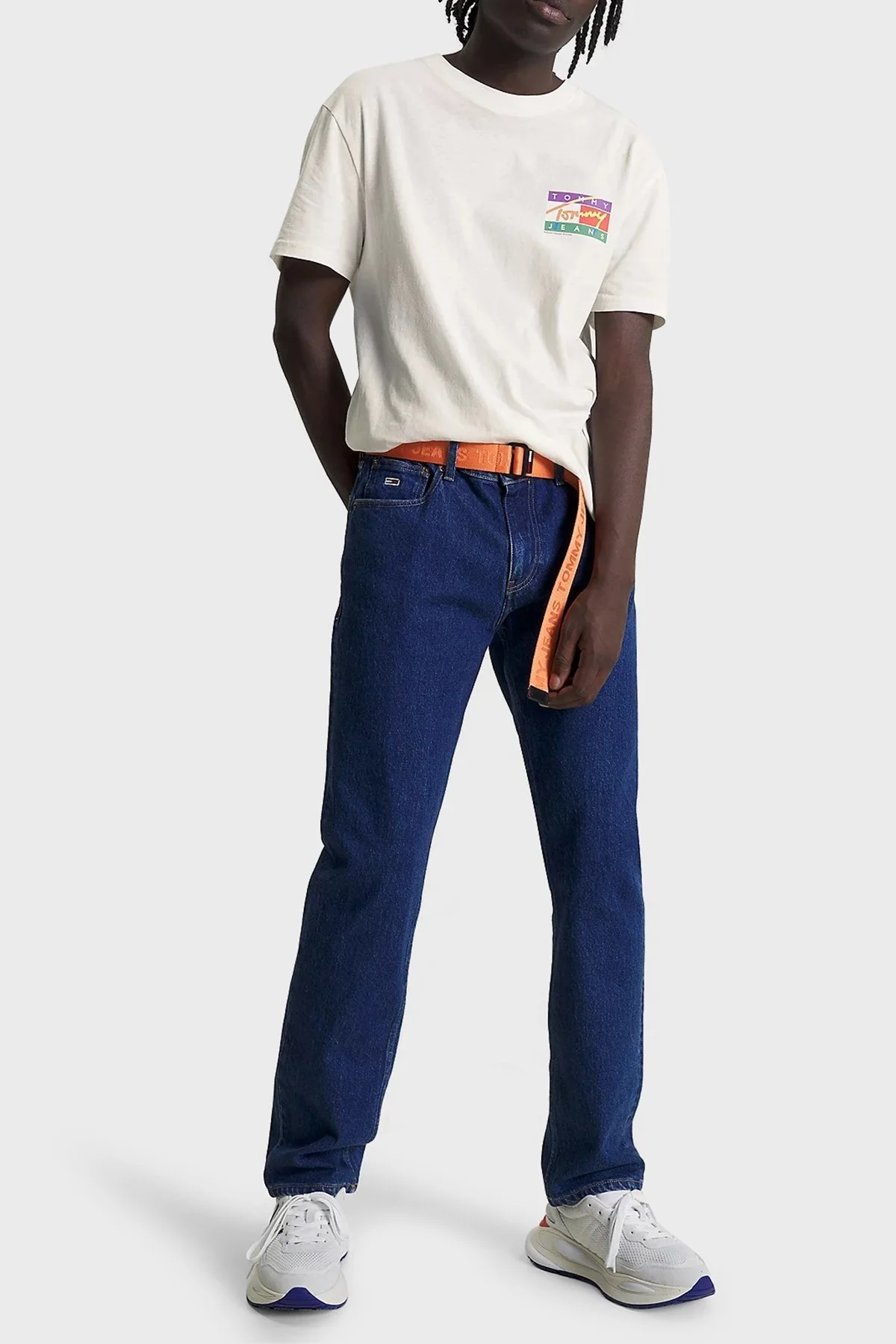 Tommy Jeans Sırt Baskılı Bisiklet Yaka Pamuklu Regular Fit Erkek T Shirt DM0DM16827 YBH BEYAZ - 2