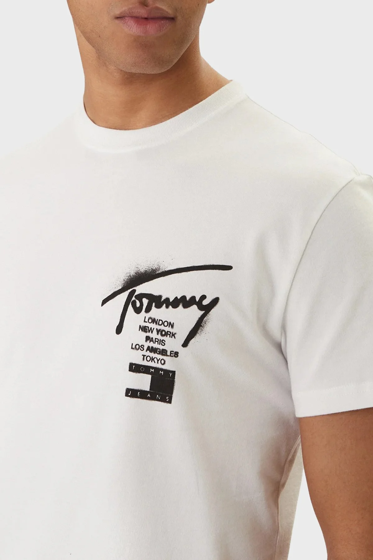 Tommy Jeans Sırt Baskılı Pamuklu Regular Fit Bisiklet Yaka Erkek T Shirt DM0DM22553 YBL BEYAZ - 4