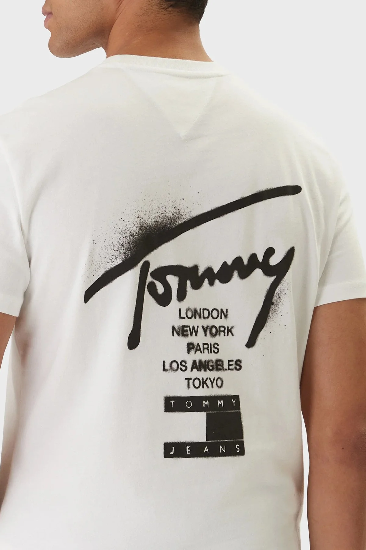 Tommy Jeans Sırt Baskılı Pamuklu Regular Fit Bisiklet Yaka Erkek T Shirt DM0DM22553 YBL BEYAZ - 5