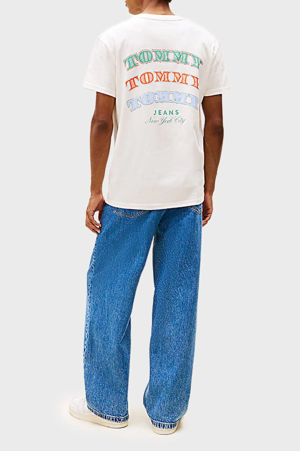 Tommy Jeans Sırt Baskılı Regular Fit Bisiklet Yaka Erkek T Shirt DM0DM22318 YBH BEYAZ - 3