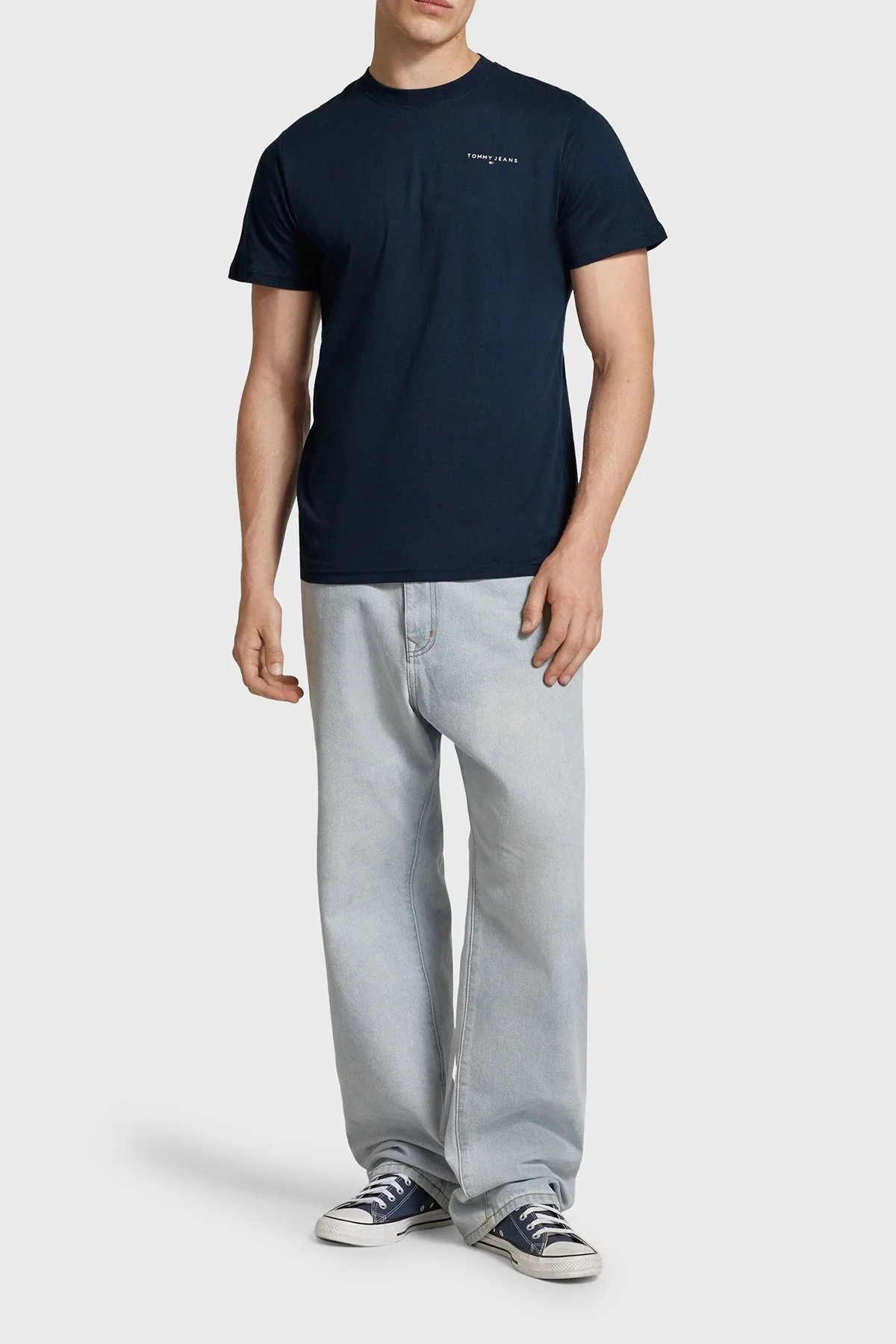 Tommy Jeans Slim Fit Bisiklet Yaka Erkek T Shirt DM0DM18555 C1G LACİVERT - 2