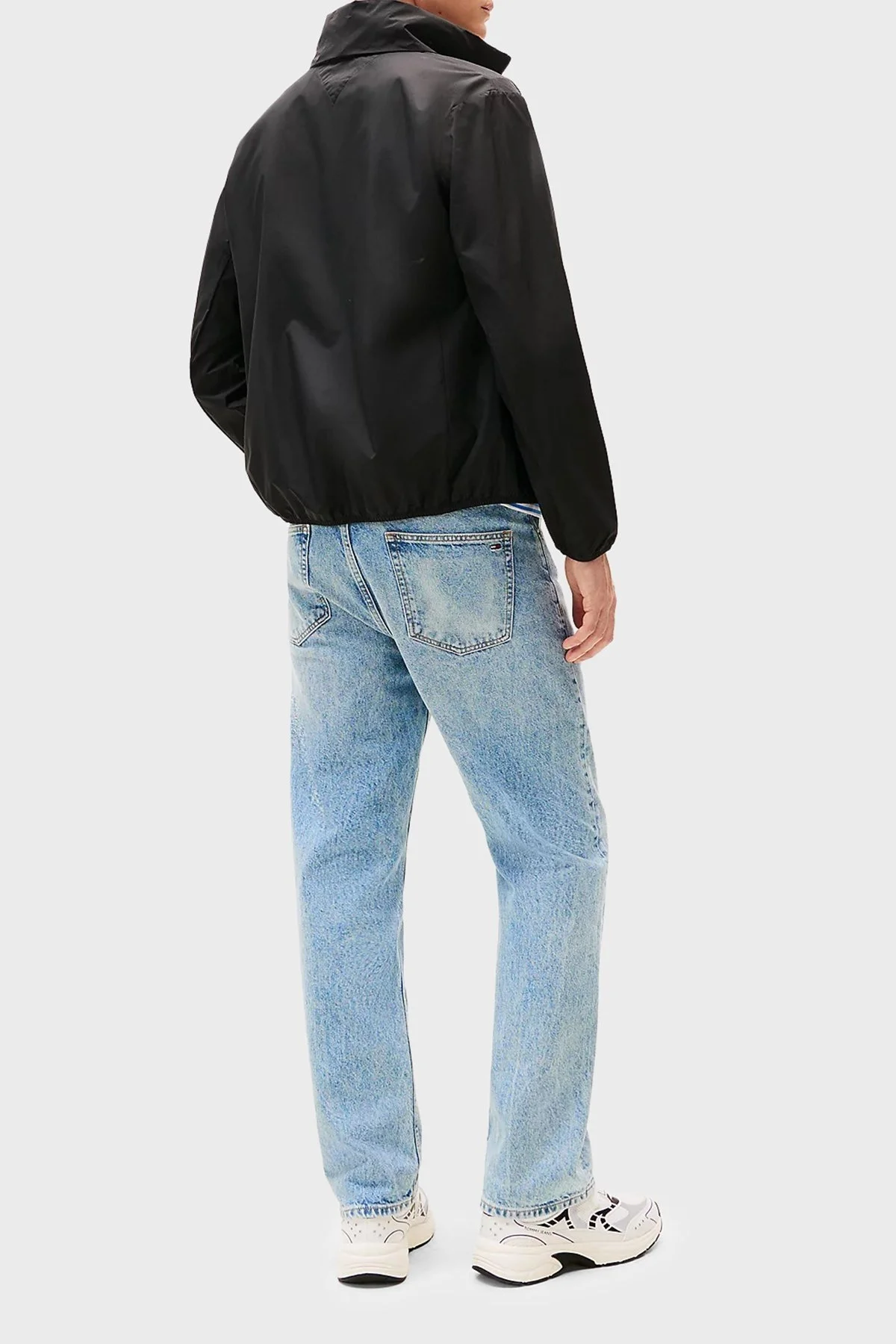 Tommy Jeans Slim Fit Gizli Kapüşonlu Suya Dayanıklı Erkek Ceket DM0DM21680 BDS SİYAH - 3