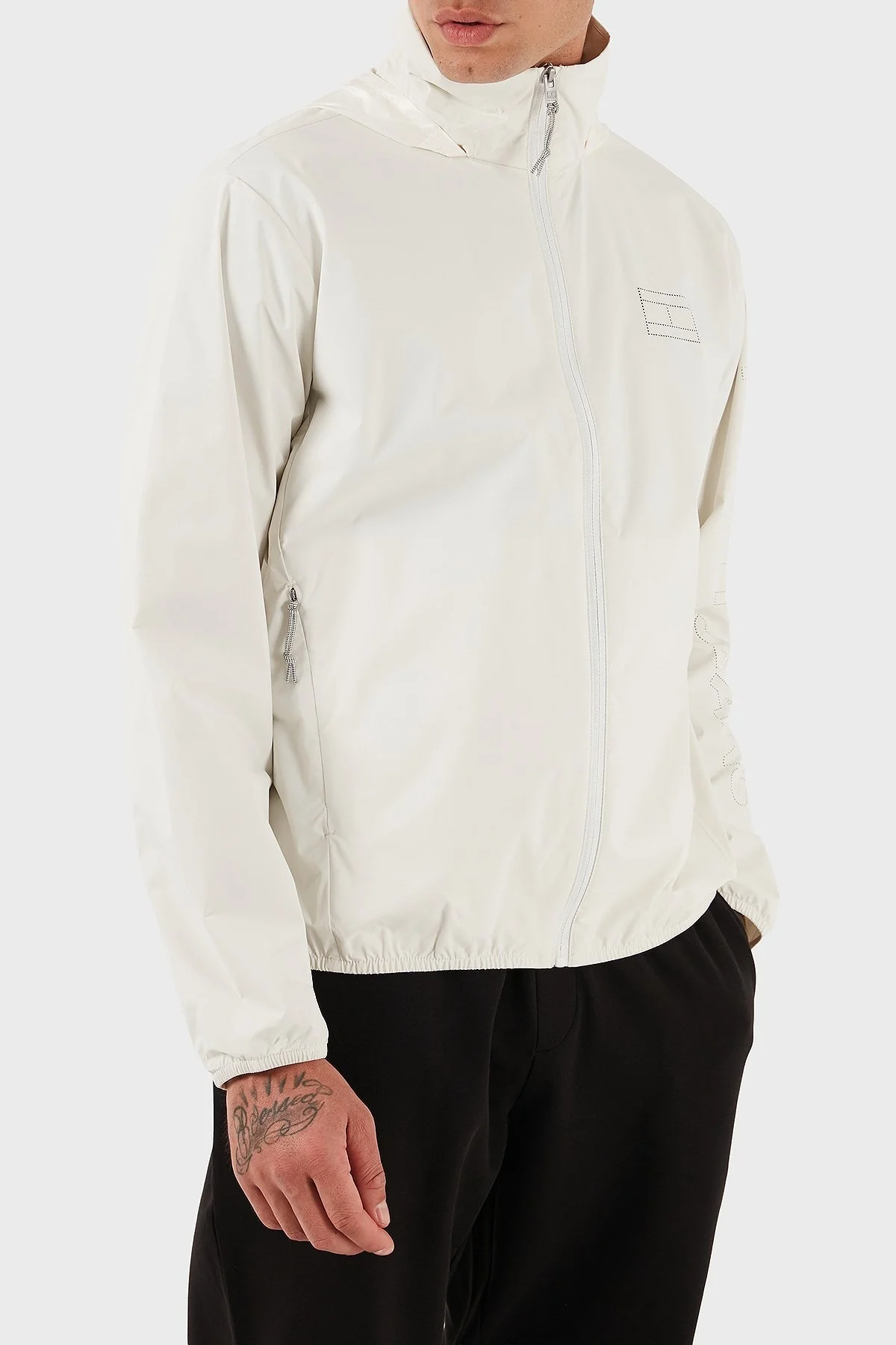 Tommy Jeans Slim Fit Gizli Kapüşonlu Suya Dayanıklı Erkek Ceket DM0DM21680 YBH BEYAZ - 4