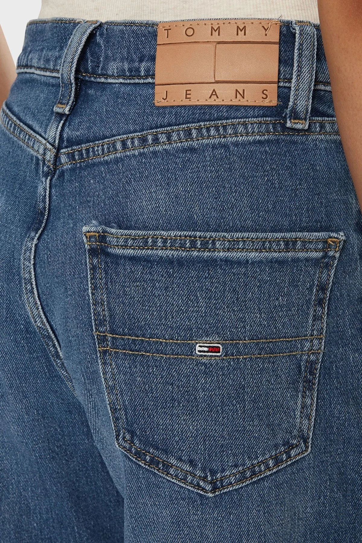 Tommy Jeans Streç Pamuklu Regular Fit Yüksek Bel Boru Paça Jeans Bayan Kot Pantolon DW0DW19563 1A5 MAVİ - 10