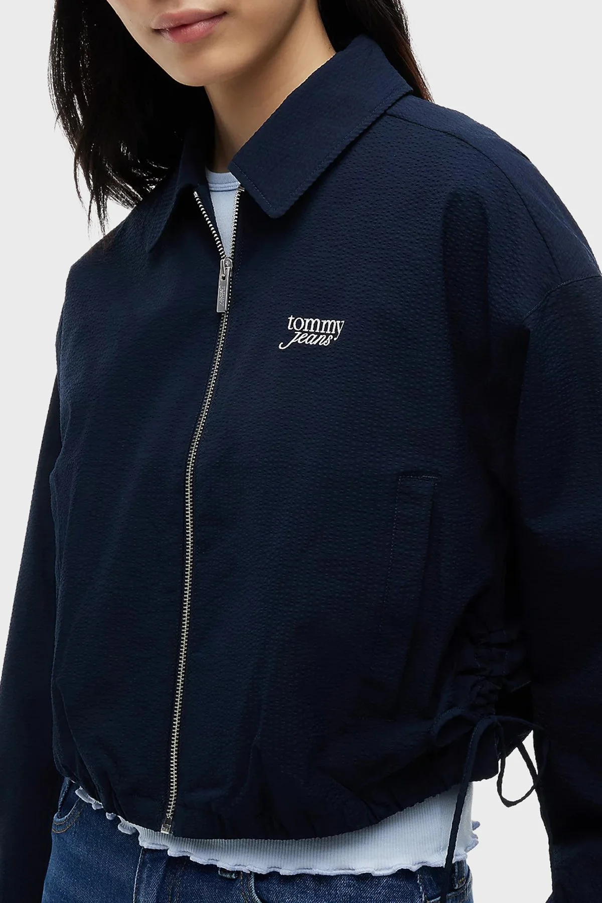 Tommy Jeans Su İtici Gofre Dokulu Gömlek Yaka Relaxed Fit Kadın Mont DW0DW22912 C1G Lacivert - 3