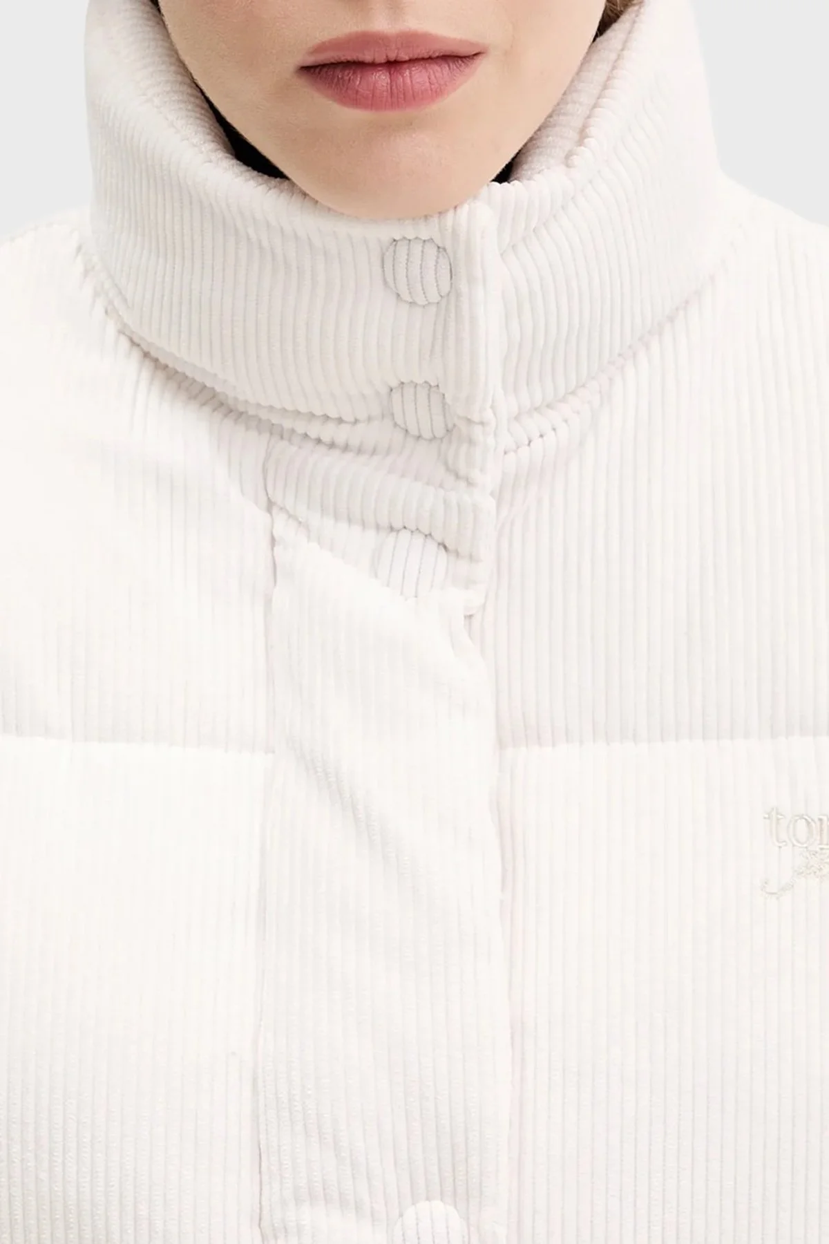 Tommy Jeans Su İtici Relaxed Fit Dik Yaka Kadife Bayan Mont DW0DW21658 YBH BEYAZ - 4