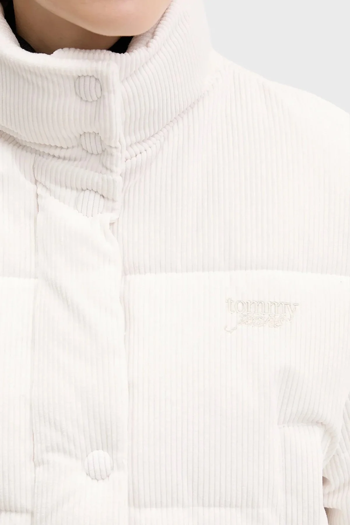 Tommy Jeans Su İtici Relaxed Fit Dik Yaka Kadife Bayan Mont DW0DW21658 YBH BEYAZ - 5