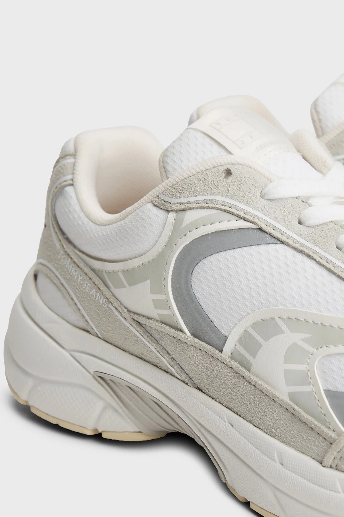 Tommy Jeans Süet Bağcıklı Sneaker Bayan Ayakkabı EN0EN02856 YBL BEYAZ - 4