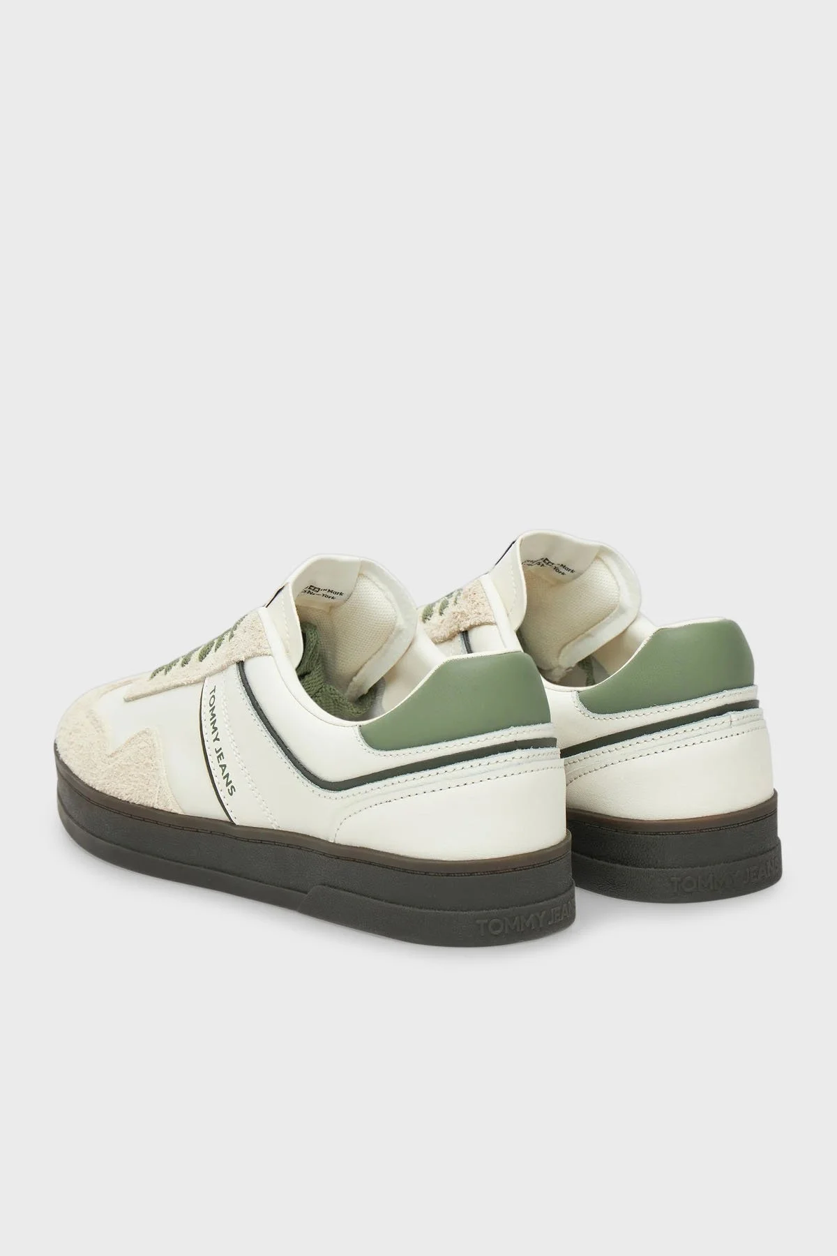 Tommy Jeans Süet Detaylı Logolu Sneaker Erkek Ayakkabı EM0EM01587 YBI BEYAZ - 10