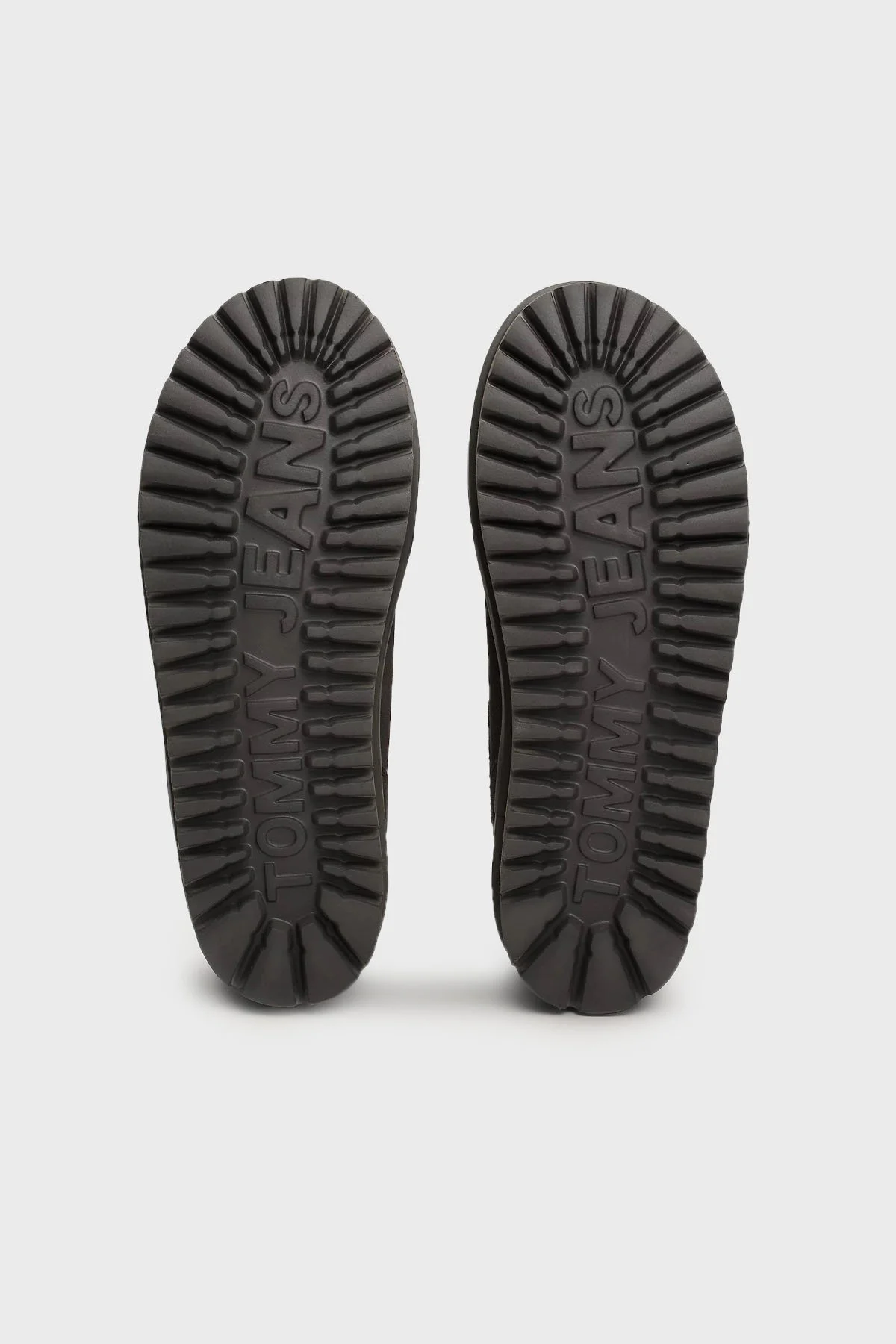 Tommy Jeans Süet Tırtıklı Platform Taban Kısa Kadın Bot EN0EN02599 PL0 KOYU GRİ - 7