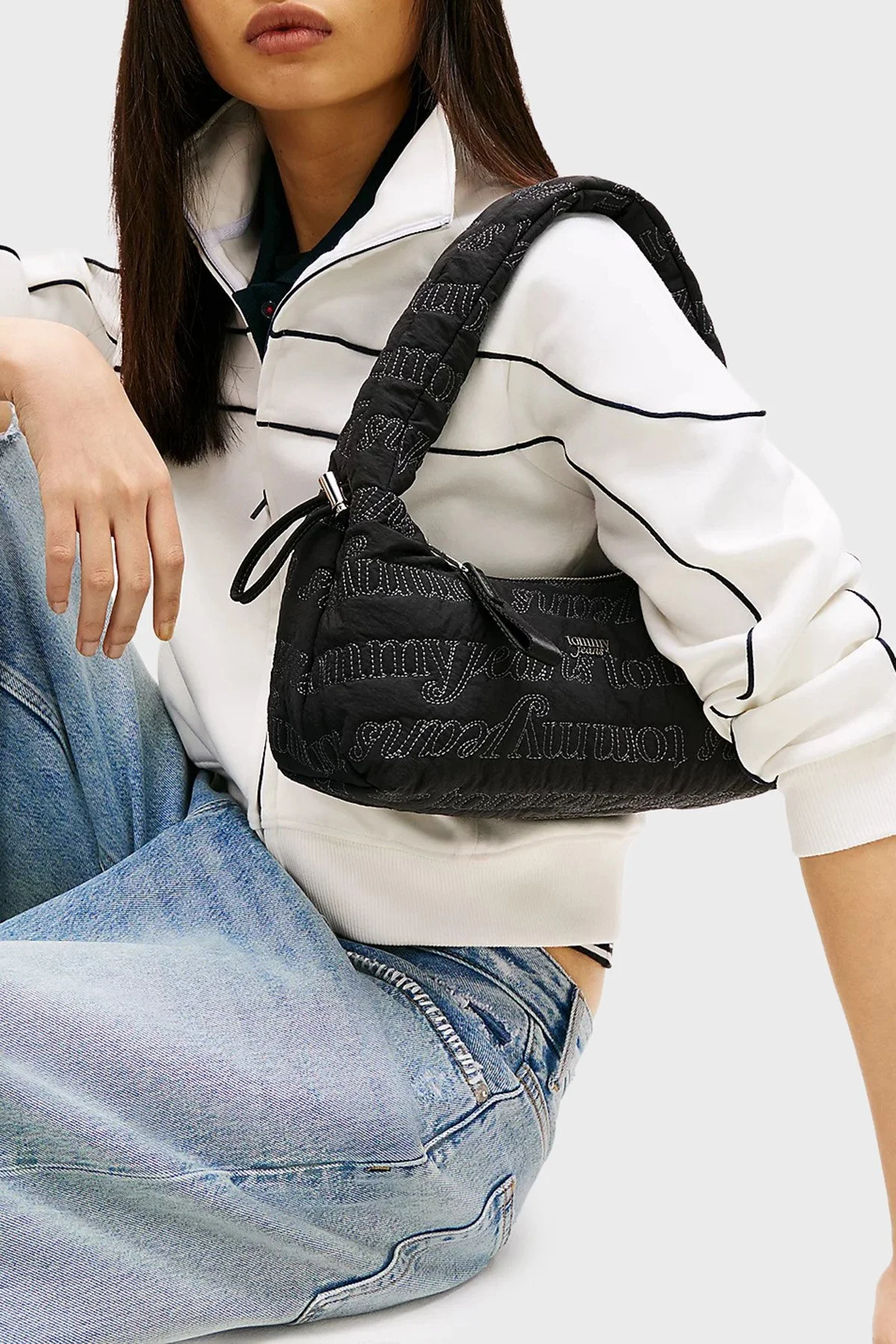 Tommy Jeans Tamamı Logolu Omuz Askılı Kadın Çanta AW0AW18467 BDS SİYAH - 2