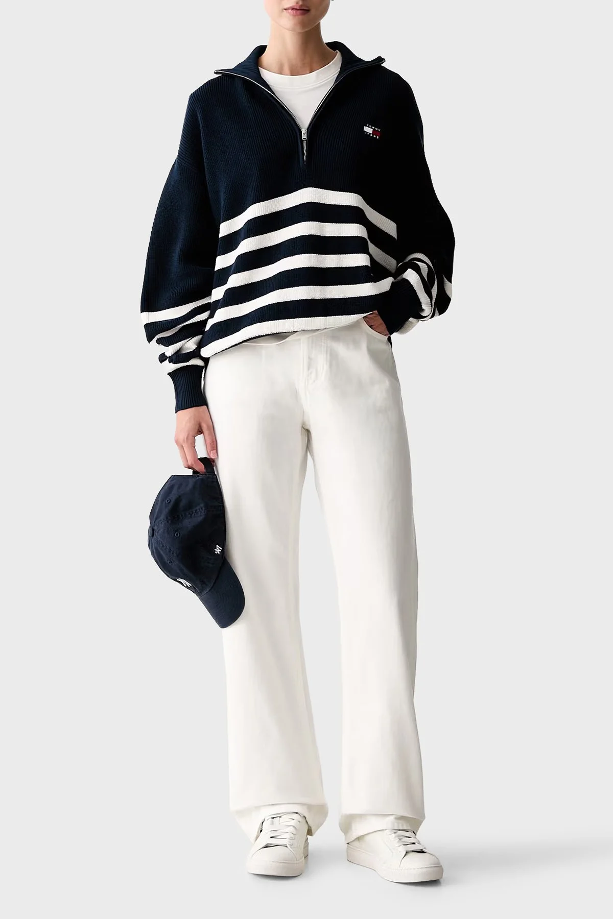 Tommy Jeans Yarım Fermuarlı Çizgili Relaxed Fit Dik Yaka Logolu Kadın Kazak DW0DW22928 0A9 Mavi - 2