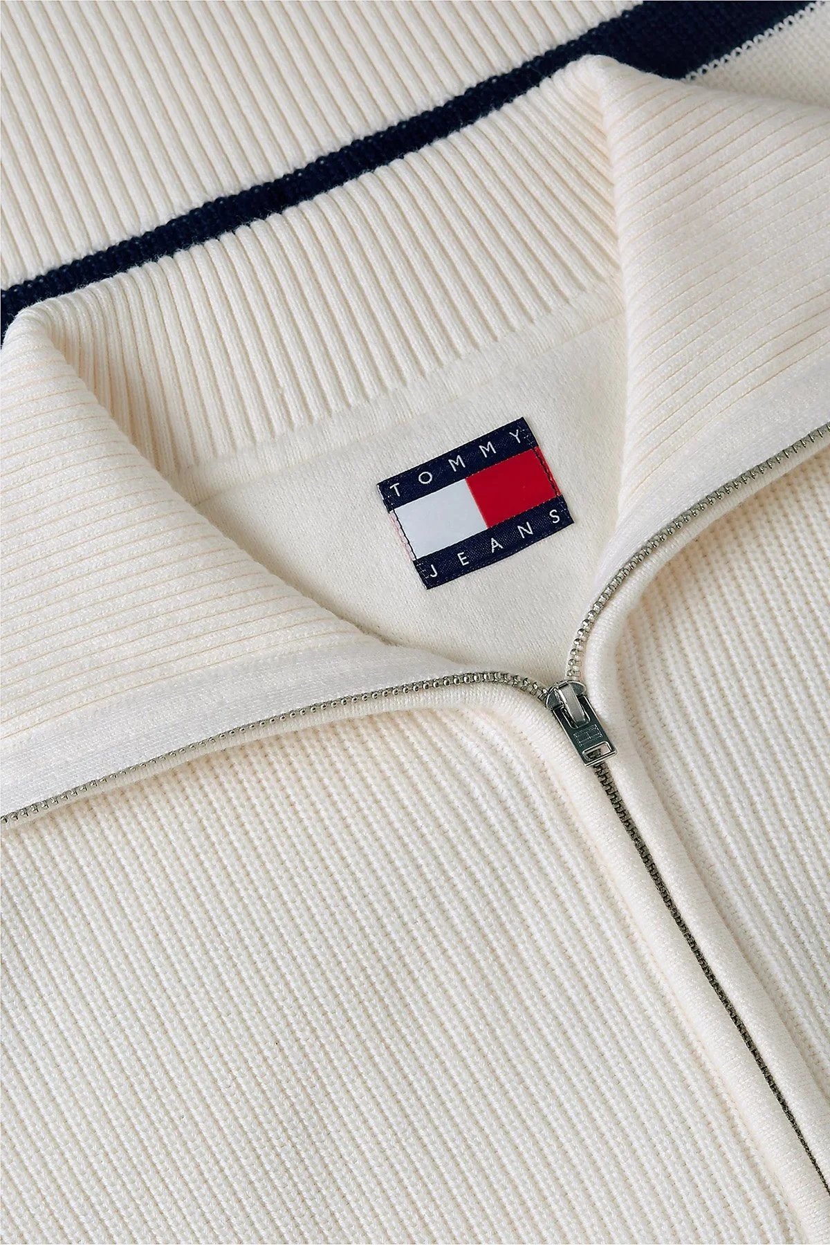 Tommy Jeans Yarım Fermuarlı Çizgili Relaxed Fit Dik Yaka Logolu Kadın Kazak DW0DW22928 YBH Beyaz - 6