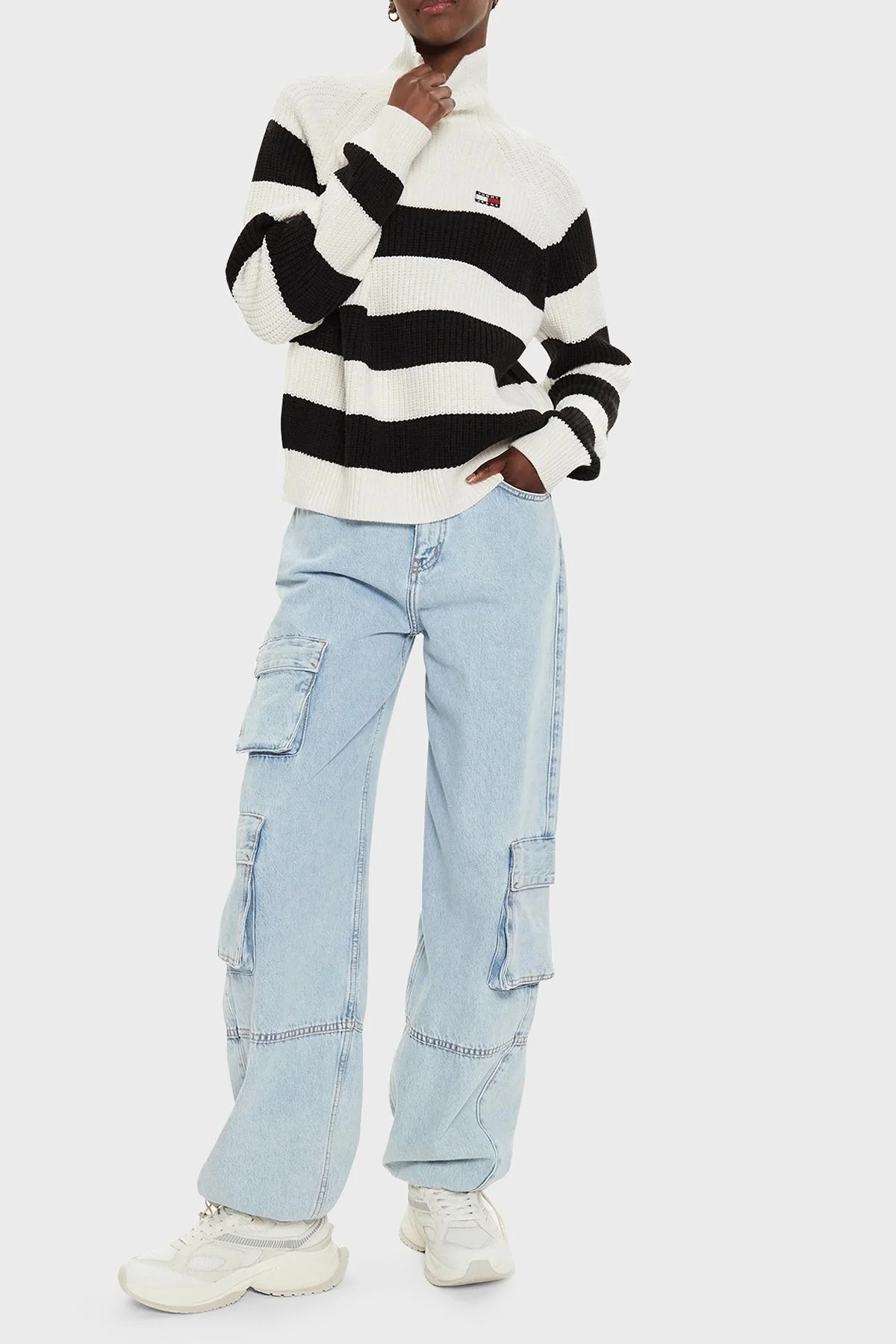 Tommy Jeans Yün Karışımlı Regular Fit Balıkçı Yaka Çizgili Örgü Bayan Kazak DW0DW19914 0AR SİYAH-BEYAZ - 3