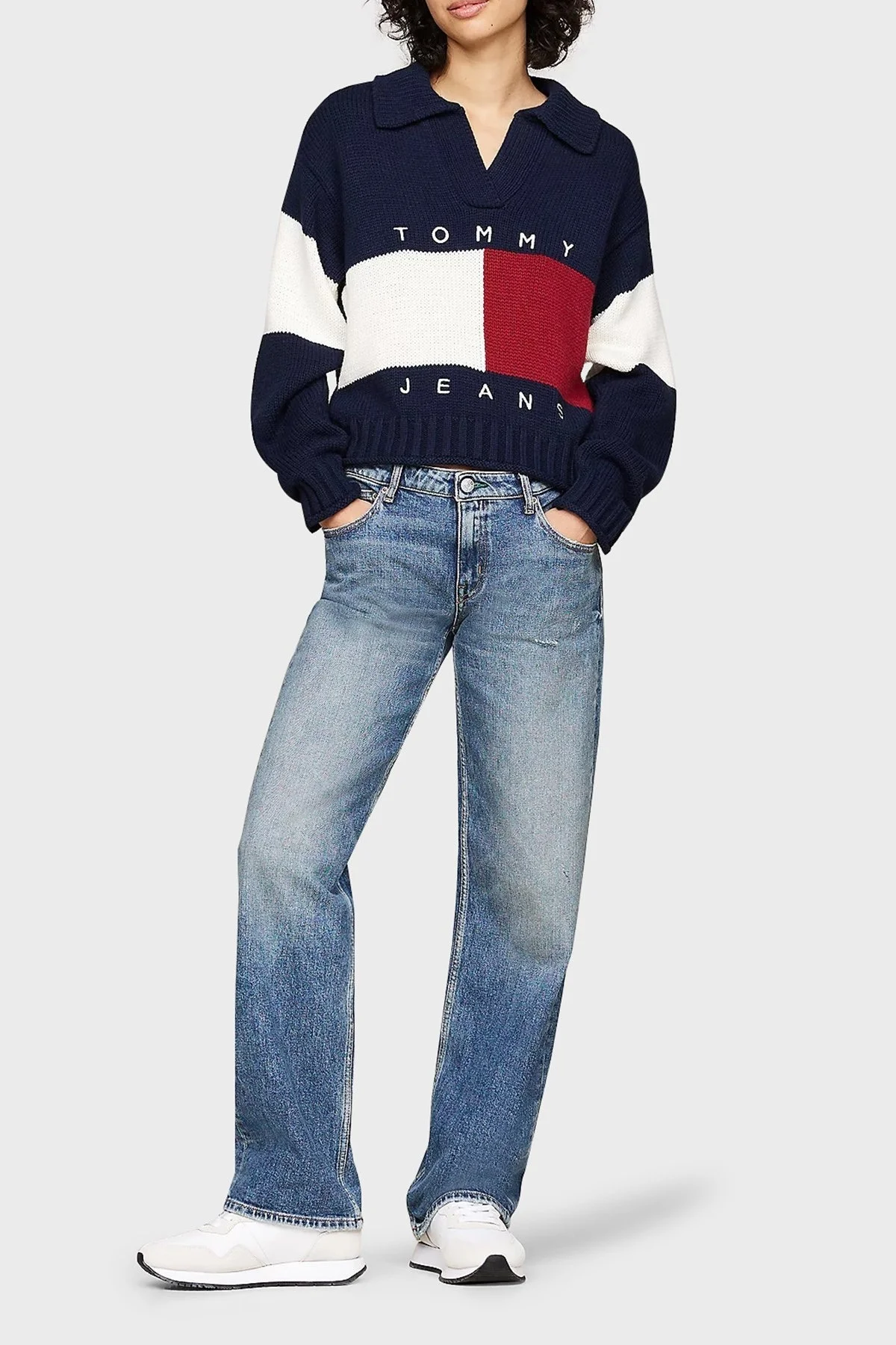 Tommy Jeans Yün Karışımlı Relaxed Fit V Yaka Logolu Bayan Kazak DW0DW18677 C1G LACİVERT-BEYAZ - 2