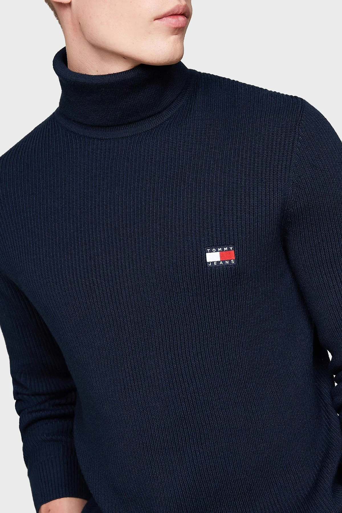 Tommy Jeans Yünlü Slim Fit Balıkçı Yaka Erkek Kazak DM0DM19434 C1G LACİVERT - 10