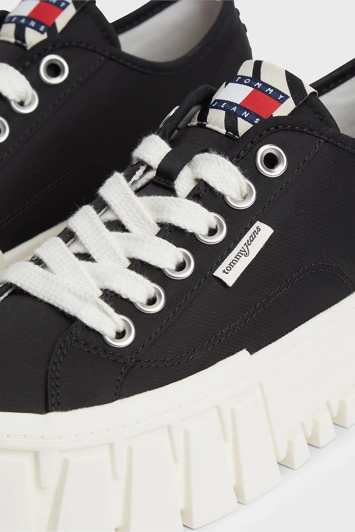 Tommy Jeans Zebra Desenli Platform Sneaker Kadın Ayakkabı EN0EN03070 BDS Siyah - 3